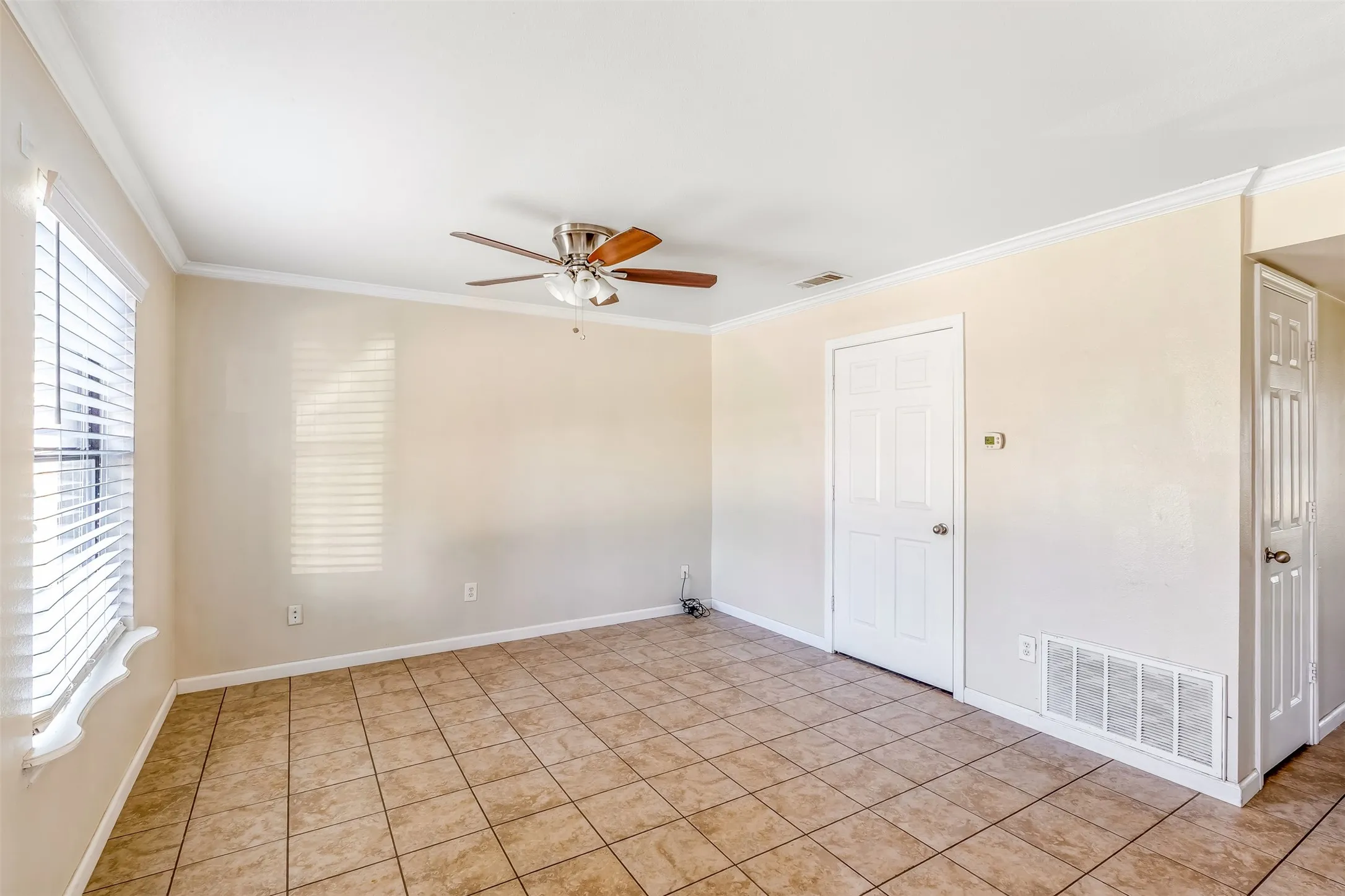 Quadruplex For Sale in Erath County , 892 W Vanderbilt, Stephenville, Texas 76401, 8 Bedroom, 8 Bathroom, Garage spaces, 0 Sqft, built in 2008, mls#21270771, Real Estate Agent in Stephenville, Homes For Sale in Erath county, Homes For Sale in Stephenville, Realtor in Stephenville Texas, Real Estate Brokerage Independent Realty Texas, Luminita Cordes Realtor