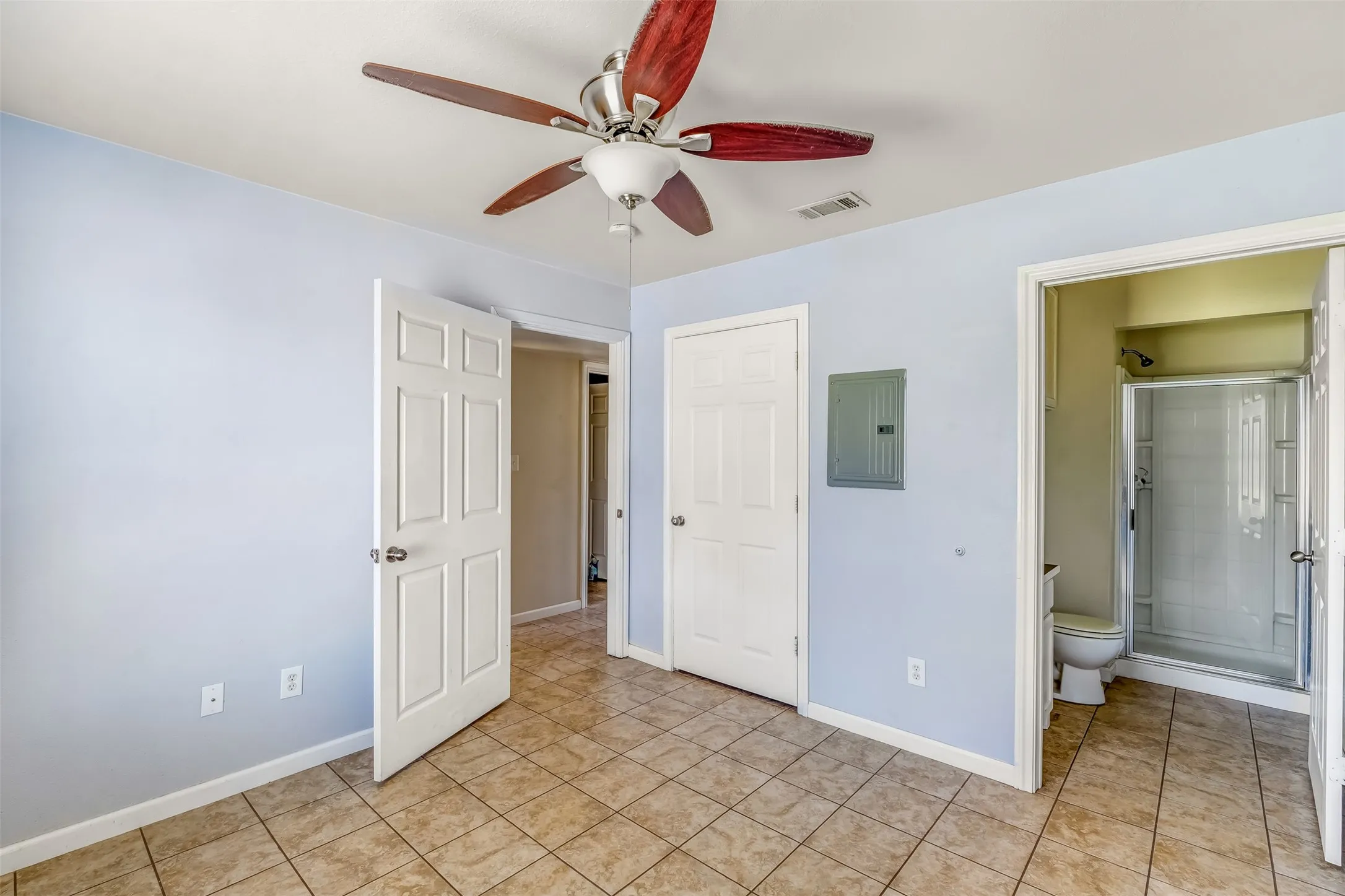 Quadruplex For Sale in Erath County , 892 W Vanderbilt, Stephenville, Texas 76401, 8 Bedroom, 8 Bathroom, Garage spaces, 0 Sqft, built in 2008, mls#21270771, Real Estate Agent in Stephenville, Homes For Sale in Erath county, Homes For Sale in Stephenville, Realtor in Stephenville Texas, Real Estate Brokerage Independent Realty Texas, Luminita Cordes Realtor