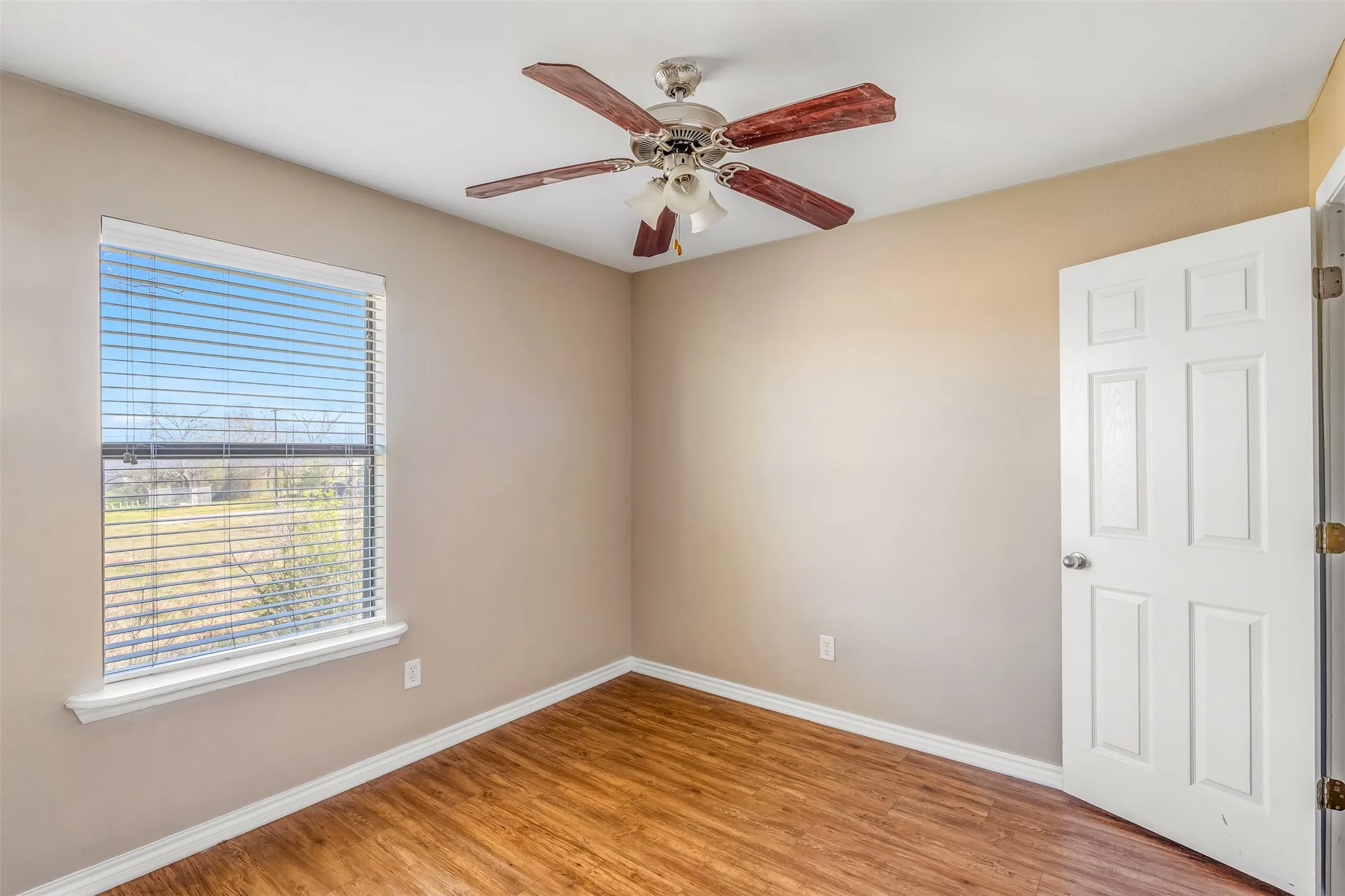 Quadruplex For Sale in Erath County , 892 W Vanderbilt, Stephenville, Texas 76401, 8 Bedroom, 8 Bathroom, Garage spaces, 0 Sqft, built in 2008, mls#21270771, Real Estate Agent in Stephenville, Homes For Sale in Erath county, Homes For Sale in Stephenville, Realtor in Stephenville Texas, Real Estate Brokerage Independent Realty Texas, Luminita Cordes Realtor