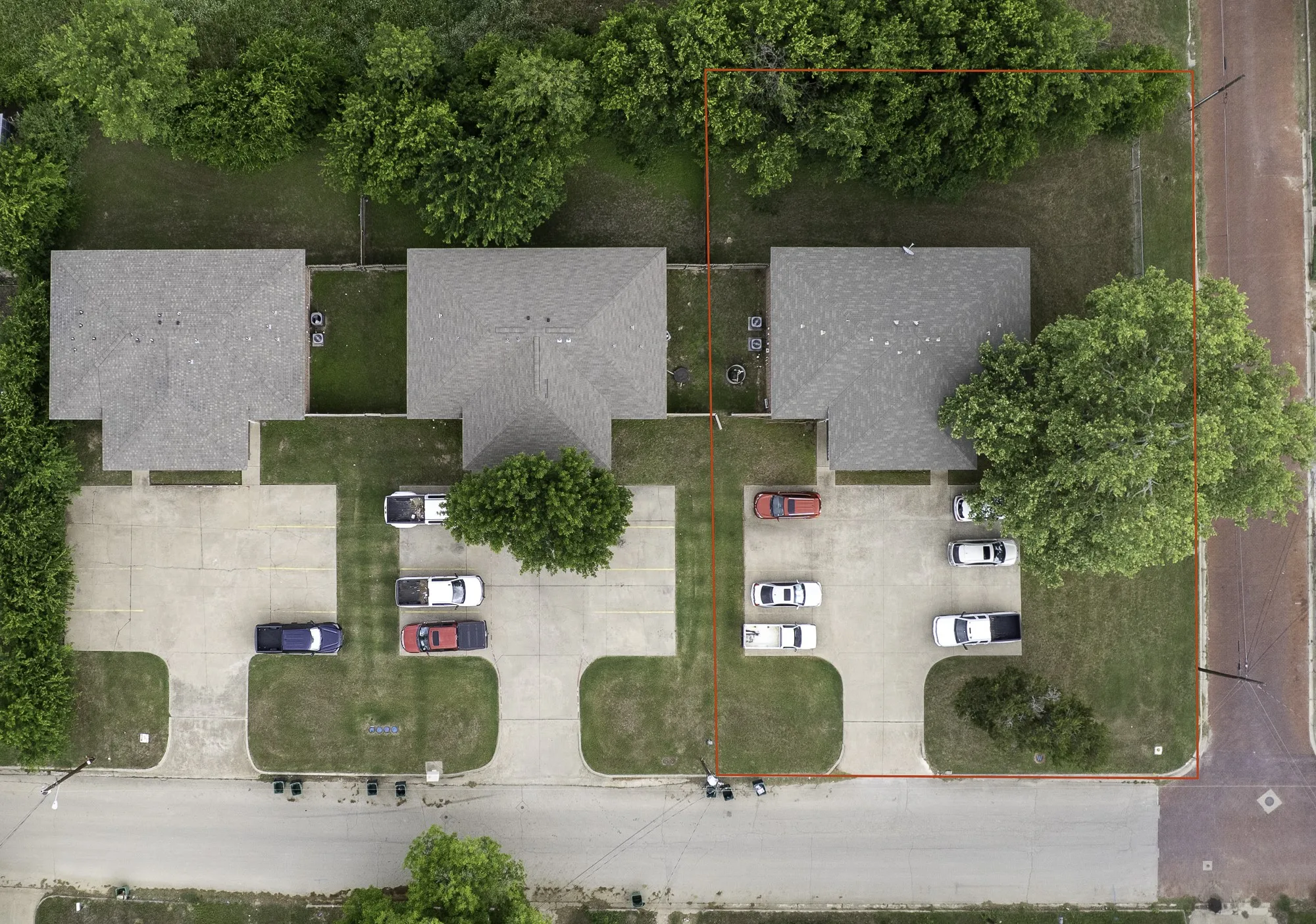 Quadruplex For Sale in Erath County , 892 W Vanderbilt, Stephenville, Texas 76401, 8 Bedroom, 8 Bathroom, Garage spaces, 0 Sqft, built in 2008, mls#21270771, Real Estate Agent in Stephenville, Homes For Sale in Erath county, Homes For Sale in Stephenville, Realtor in Stephenville Texas, Real Estate Brokerage Independent Realty Texas, Luminita Cordes Realtor