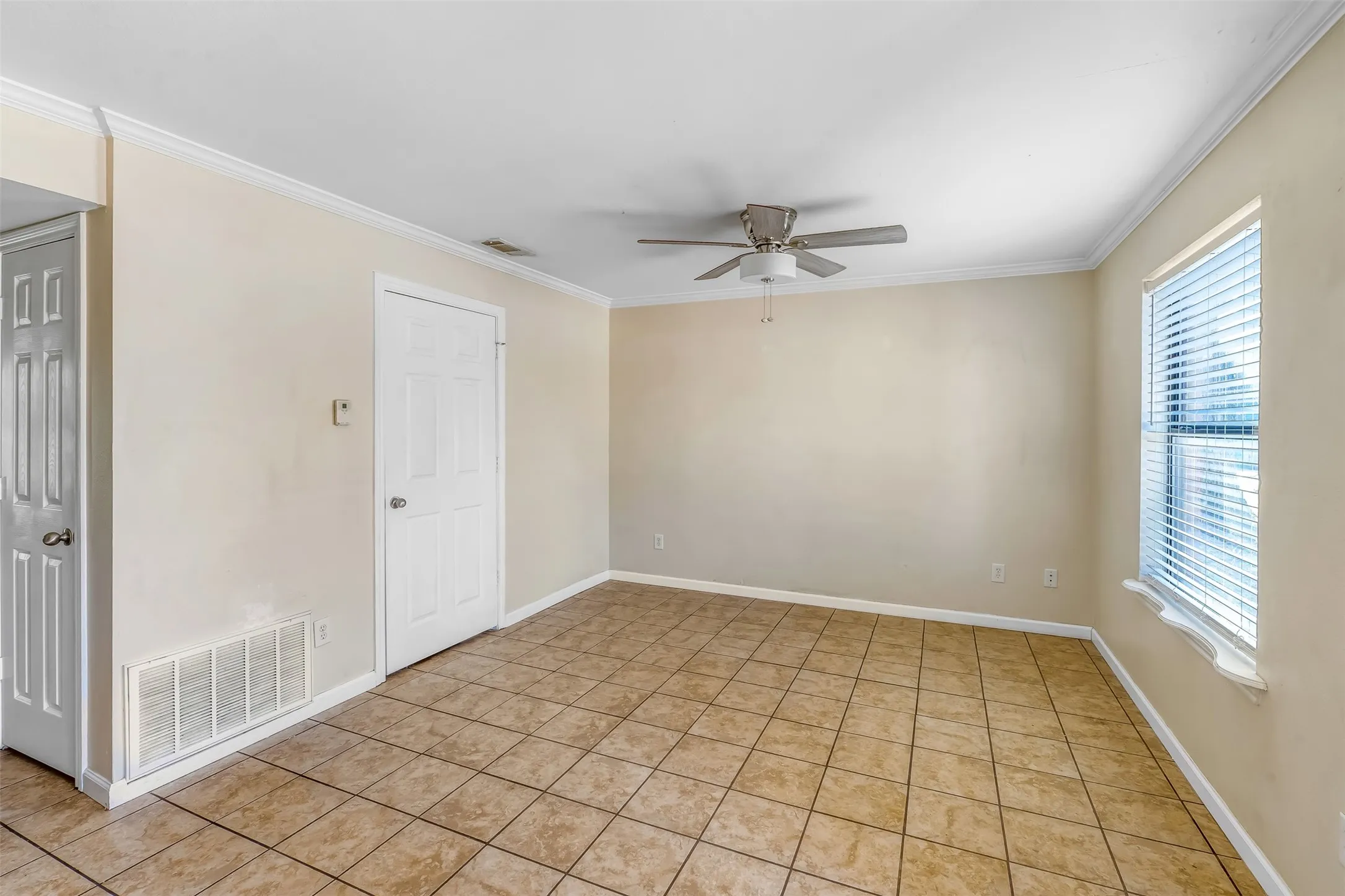 Quadruplex For Sale in Erath County , 892 W Vanderbilt, Stephenville, Texas 76401, 8 Bedroom, 8 Bathroom, Garage spaces, 0 Sqft, built in 2008, mls#21270771, Real Estate Agent in Stephenville, Homes For Sale in Erath county, Homes For Sale in Stephenville, Realtor in Stephenville Texas, Real Estate Brokerage Independent Realty Texas, Luminita Cordes Realtor