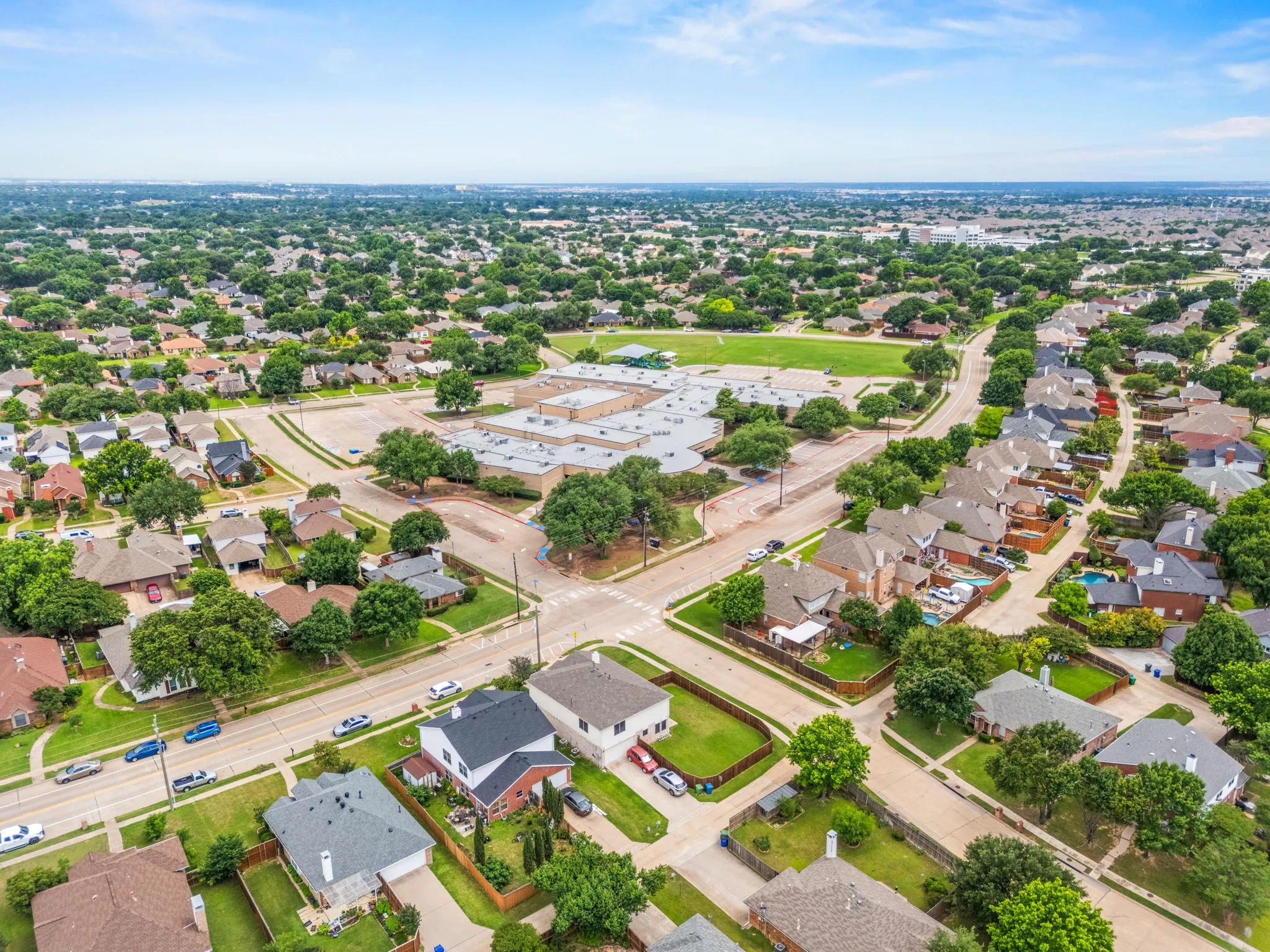 Single Family Residence For Sale in Denton County , 2060 Arbor Creek Drive B, Carrollton, Texas 75010, 3 Bedroom, 2 Bathroom, 2 Garage spaces, 1,544 Sqft, built in 1988, mls#21269648, Real Estate Agent in Carrollton, Homes For Sale in Denton county, Homes For Sale in Carrollton, Realtor in Carrollton Texas, Real Estate Brokerage Independent Realty Texas, Luminita Cordes Realtor