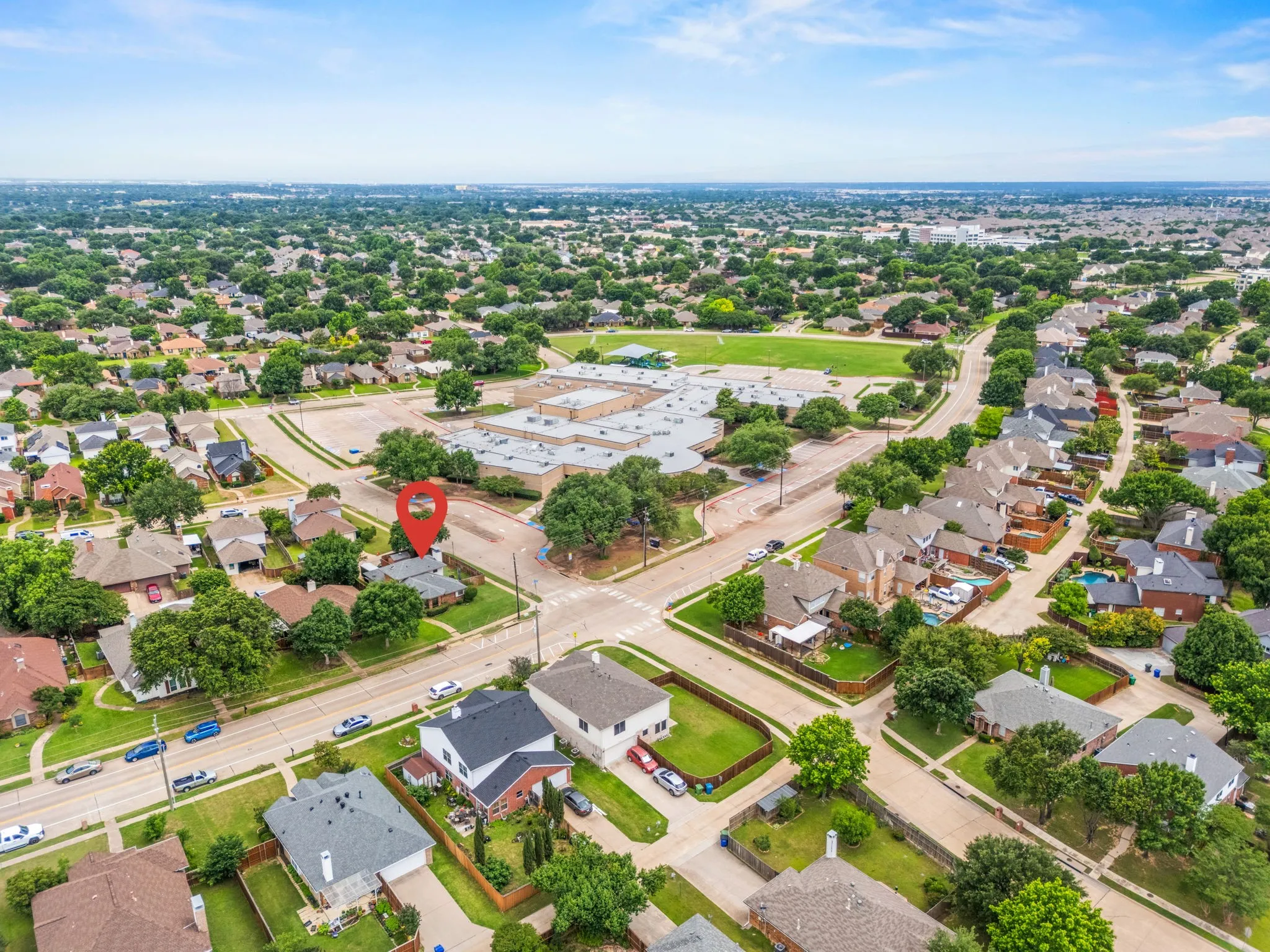 Single Family Residence For Sale in Denton County , 2060 Arbor Creek Drive B, Carrollton, Texas 75010, 3 Bedroom, 2 Bathroom, 2 Garage spaces, 1,544 Sqft, built in 1988, mls#21269648, Real Estate Agent in Carrollton, Homes For Sale in Denton county, Homes For Sale in Carrollton, Realtor in Carrollton Texas, Real Estate Brokerage Independent Realty Texas, Luminita Cordes Realtor