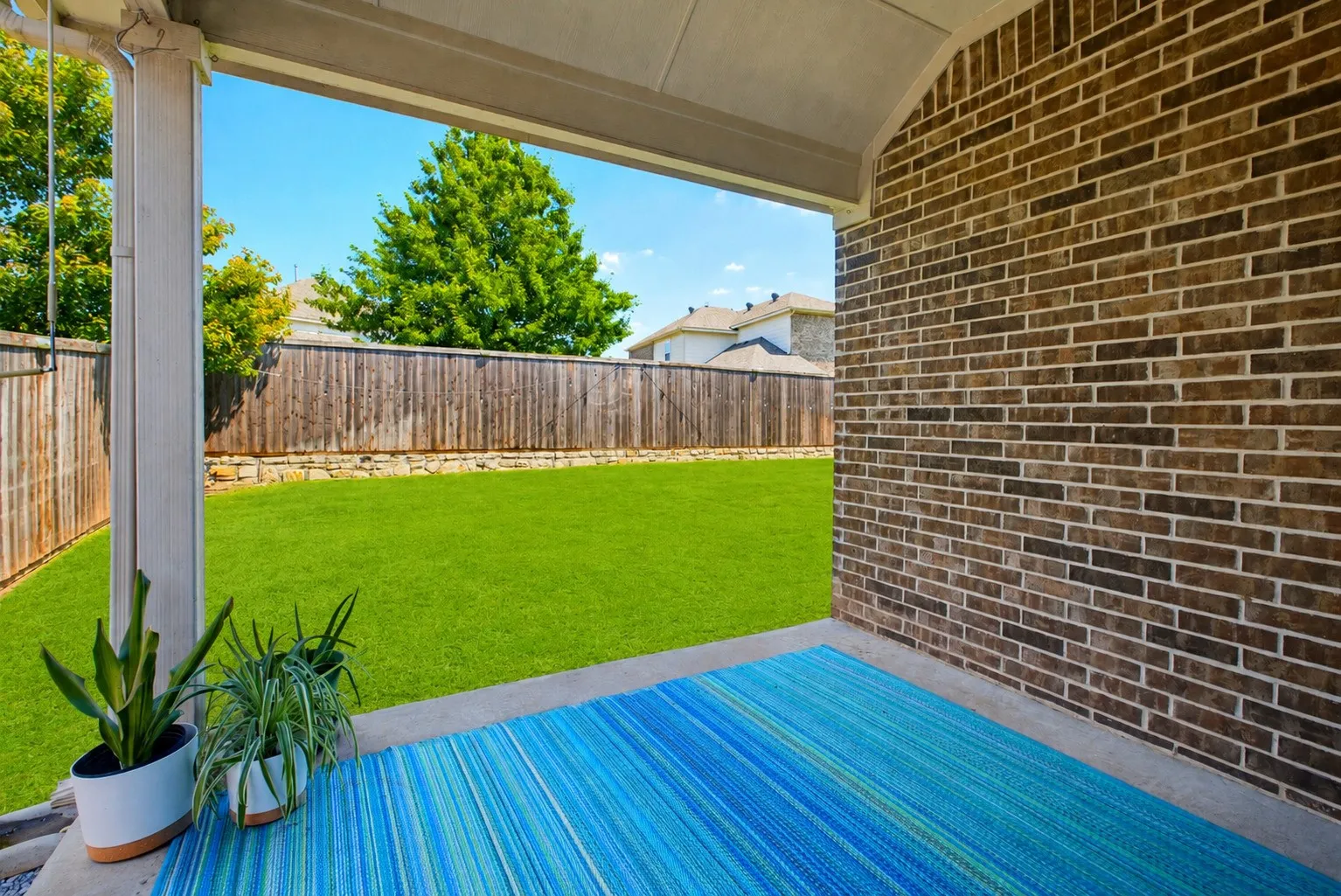 Single Family Residence For Sale in Denton County , 2309 Candler Club Way, Little Elm, Texas 75068, 3 Bedroom, 2 Bathroom, 2 Garage spaces, 2,176 Sqft, built in 2016, mls#21256054, Real Estate Agent in Little Elm, Homes For Sale in Denton county, Homes For Sale in Little Elm, Realtor in Little Elm Texas, Real Estate Brokerage Independent Realty Texas, Luminita Cordes Realtor