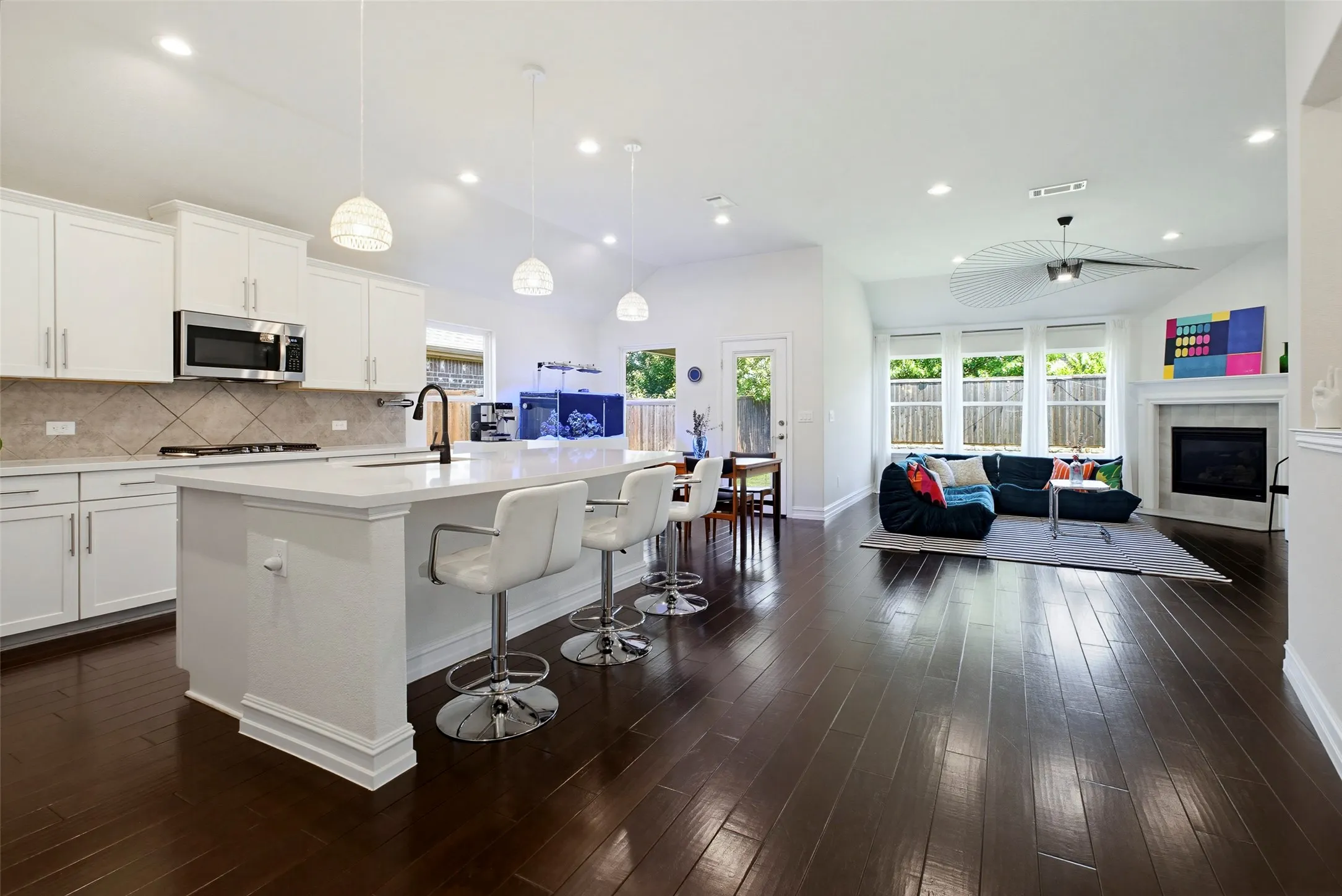 Single Family Residence For Sale in Denton County , 2309 Candler Club Way, Little Elm, Texas 75068, 3 Bedroom, 2 Bathroom, 2 Garage spaces, 2,176 Sqft, built in 2016, mls#21256054, Real Estate Agent in Little Elm, Homes For Sale in Denton county, Homes For Sale in Little Elm, Realtor in Little Elm Texas, Real Estate Brokerage Independent Realty Texas, Luminita Cordes Realtor