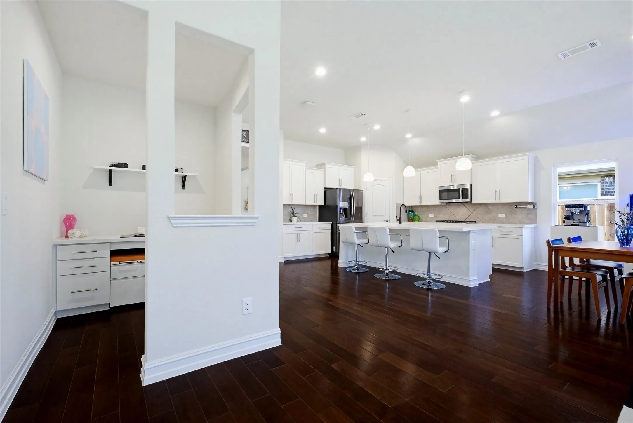Single Family Residence For Sale in Denton County , 2309 Candler Club Way, Little Elm, Texas 75068, 3 Bedroom, 2 Bathroom, 2 Garage spaces, 2,176 Sqft, built in 2016, mls#21256054, Real Estate Agent in Little Elm, Homes For Sale in Denton county, Homes For Sale in Little Elm, Realtor in Little Elm Texas, Real Estate Brokerage Independent Realty Texas, Luminita Cordes Realtor