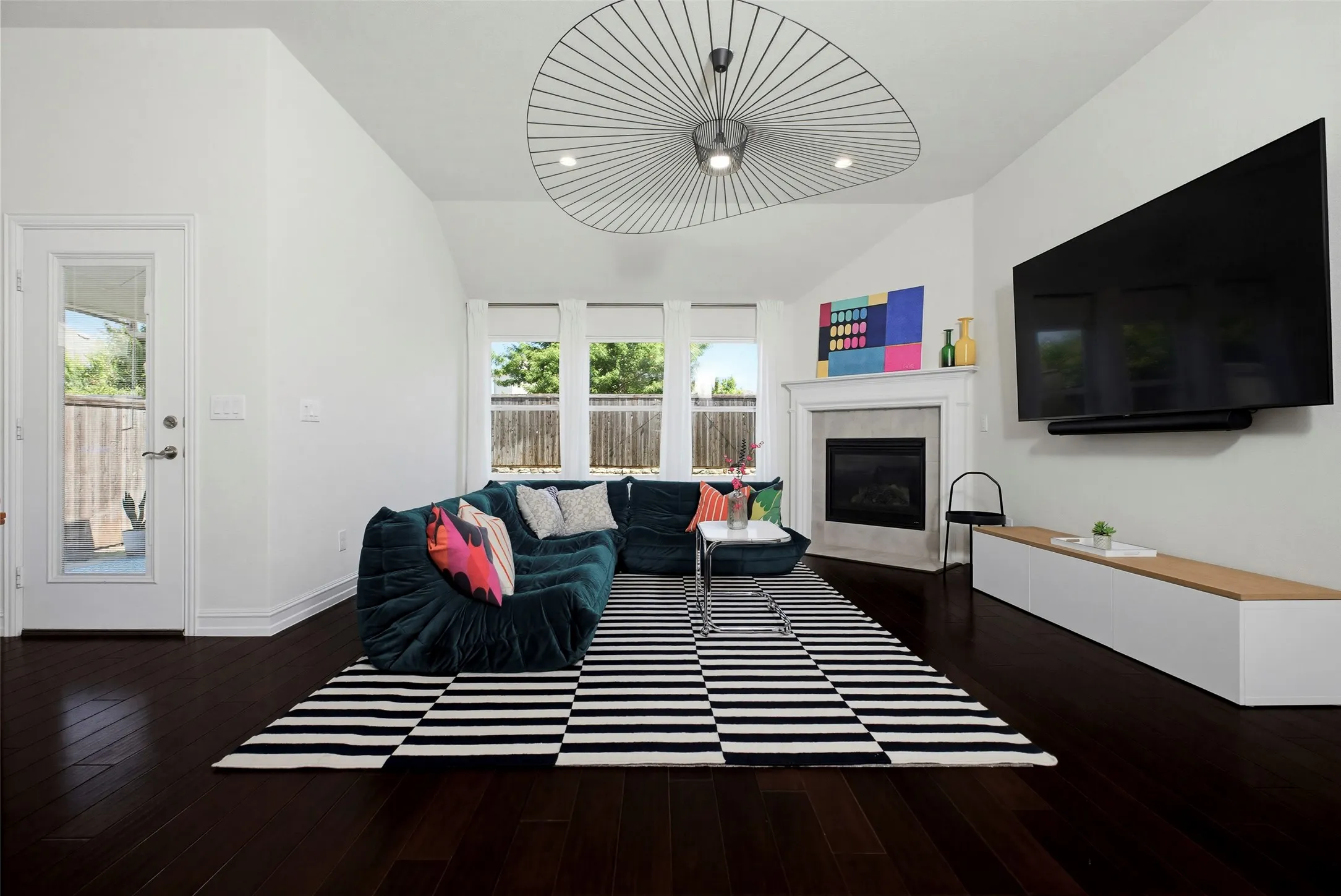 Single Family Residence For Sale in Denton County , 2309 Candler Club Way, Little Elm, Texas 75068, 3 Bedroom, 2 Bathroom, 2 Garage spaces, 2,176 Sqft, built in 2016, mls#21256054, Real Estate Agent in Little Elm, Homes For Sale in Denton county, Homes For Sale in Little Elm, Realtor in Little Elm Texas, Real Estate Brokerage Independent Realty Texas, Luminita Cordes Realtor