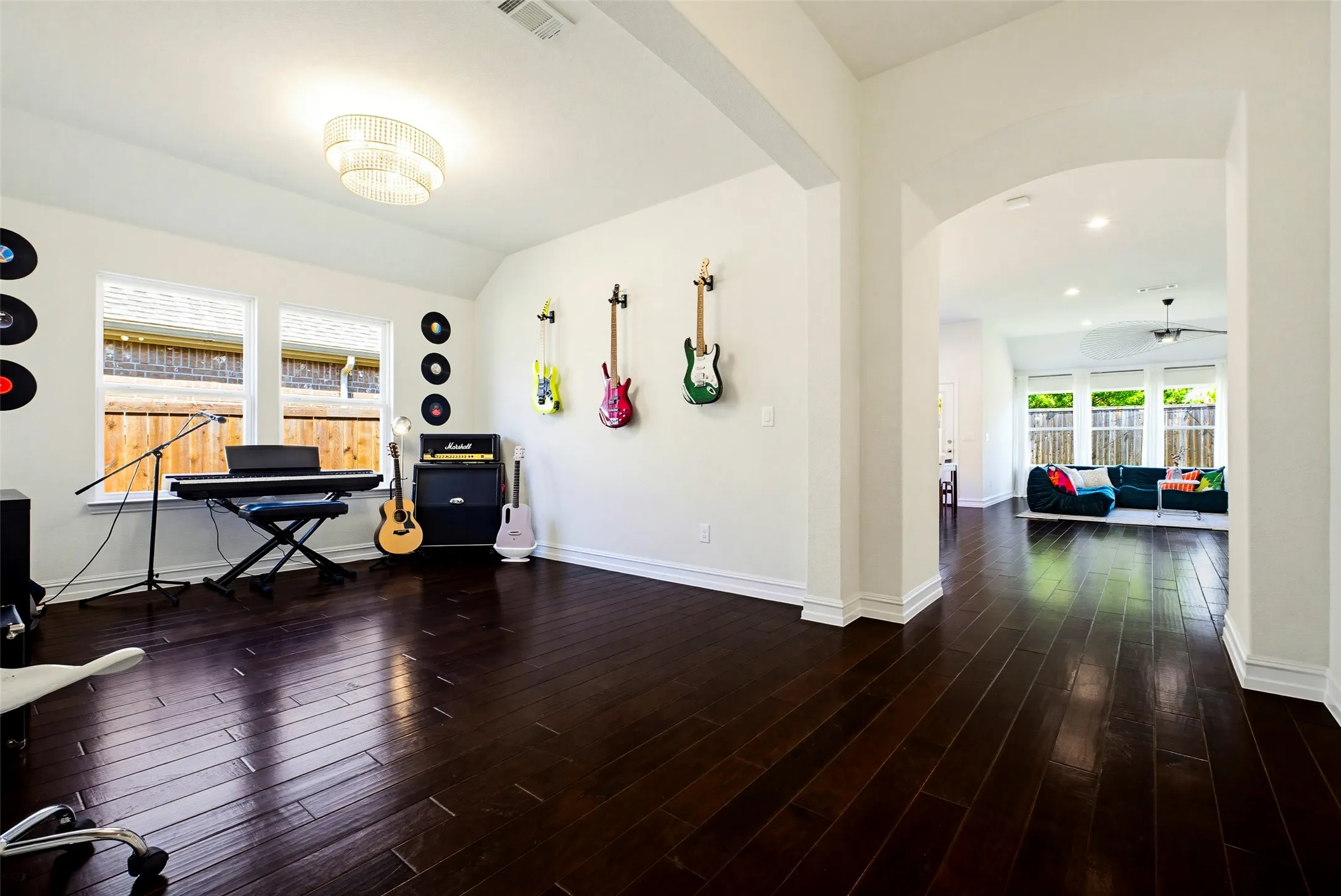 Single Family Residence For Sale in Denton County , 2309 Candler Club Way, Little Elm, Texas 75068, 3 Bedroom, 2 Bathroom, 2 Garage spaces, 2,176 Sqft, built in 2016, mls#21256054, Real Estate Agent in Little Elm, Homes For Sale in Denton county, Homes For Sale in Little Elm, Realtor in Little Elm Texas, Real Estate Brokerage Independent Realty Texas, Luminita Cordes Realtor