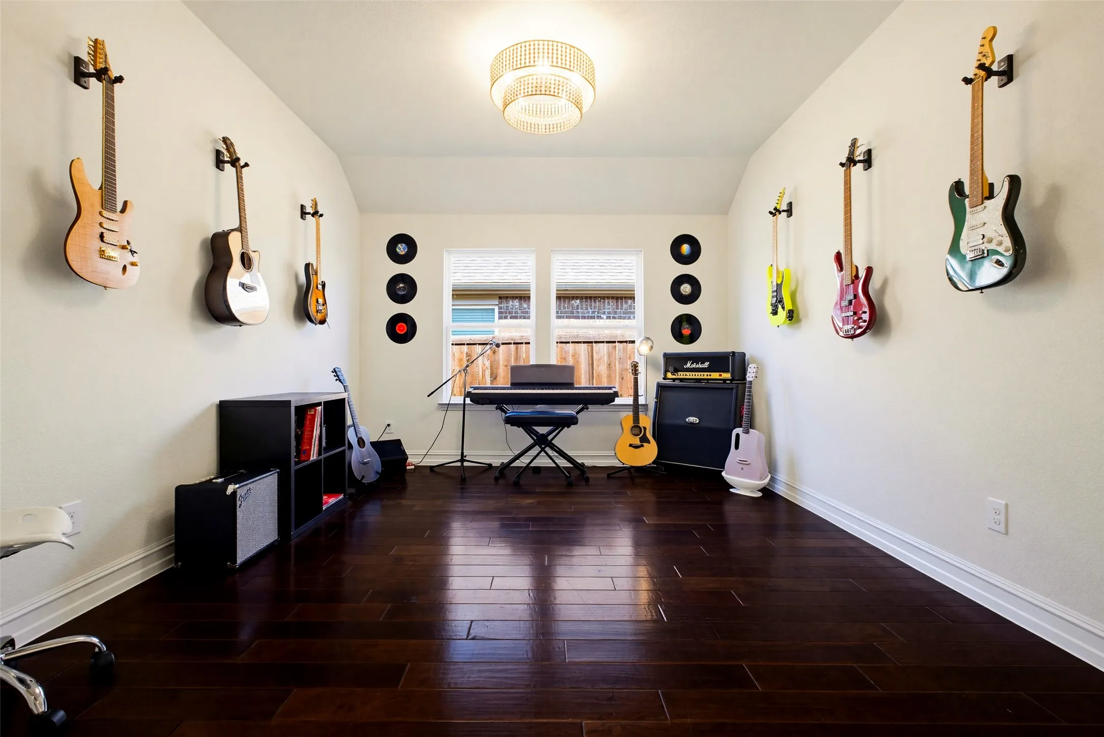 Single Family Residence For Sale in Denton County , 2309 Candler Club Way, Little Elm, Texas 75068, 3 Bedroom, 2 Bathroom, 2 Garage spaces, 2,176 Sqft, built in 2016, mls#21256054, Real Estate Agent in Little Elm, Homes For Sale in Denton county, Homes For Sale in Little Elm, Realtor in Little Elm Texas, Real Estate Brokerage Independent Realty Texas, Luminita Cordes Realtor