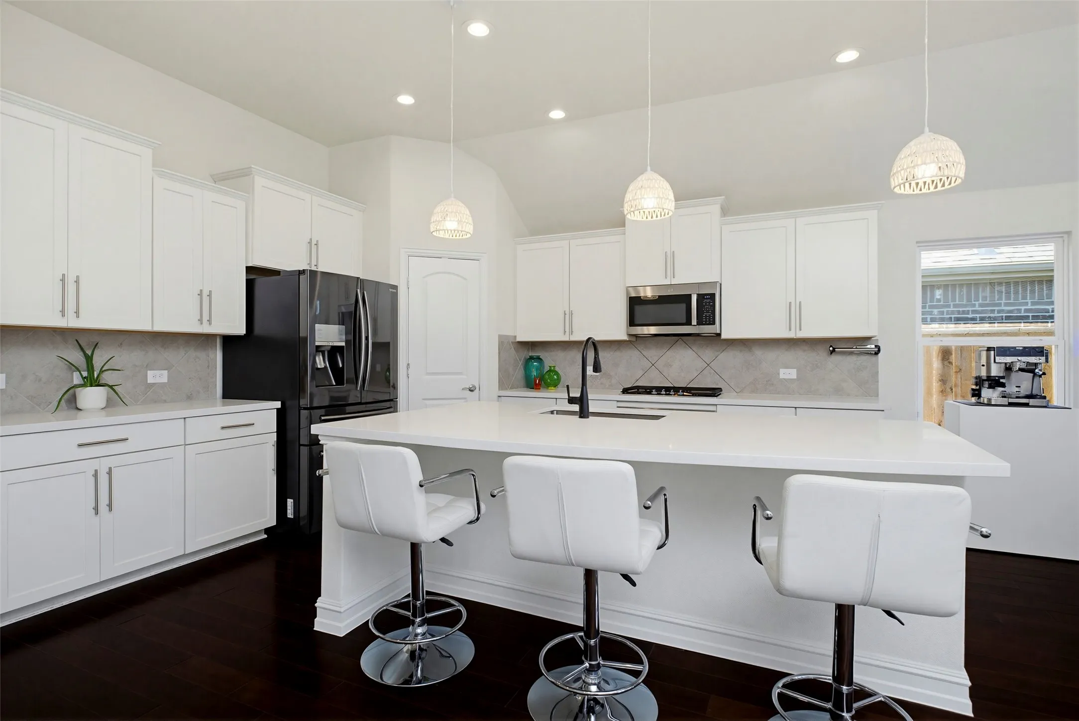 Single Family Residence For Sale in Denton County , 2309 Candler Club Way, Little Elm, Texas 75068, 3 Bedroom, 2 Bathroom, 2 Garage spaces, 2,176 Sqft, built in 2016, mls#21256054, Real Estate Agent in Little Elm, Homes For Sale in Denton county, Homes For Sale in Little Elm, Realtor in Little Elm Texas, Real Estate Brokerage Independent Realty Texas, Luminita Cordes Realtor