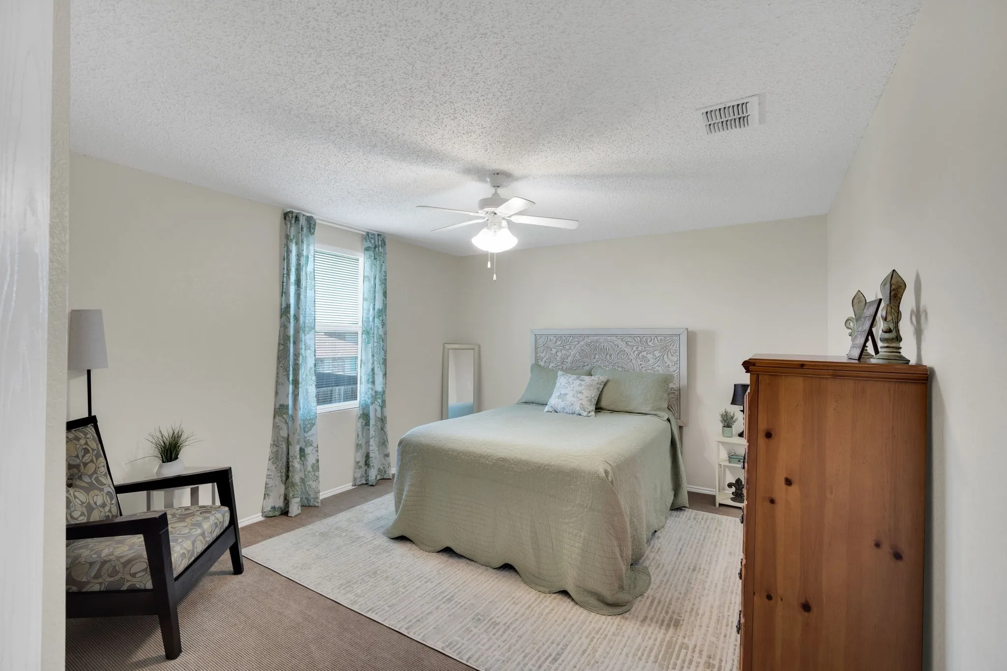 Single Family Residence For Sale in Tarrant County , 3900 Country Lane, Fort Worth, Texas 76123, 4 Bedroom, 3 Bathroom, 2 Garage spaces, 2,594 Sqft, built in 2003, Price $319,900, mls#21270963, Real Estate Agent in Fort Worth, Homes For Sale in Tarrant county, Homes For Sale in Fort Worth, Realtor in Fort Worth Texas, Real Estate Brokerage Independent Realty Texas, Luminita Cordes Realtor