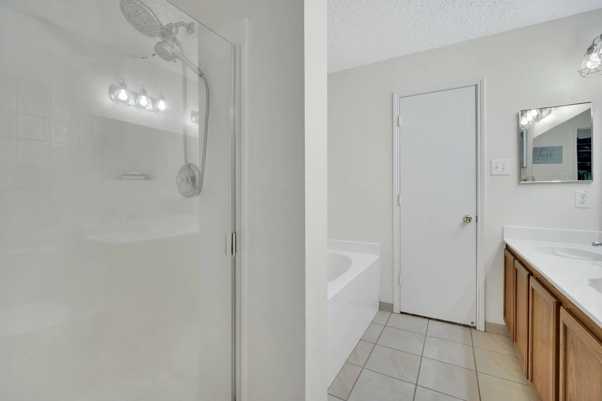 Single Family Residence For Sale in Tarrant County , 3900 Country Lane, Fort Worth, Texas 76123, 4 Bedroom, 3 Bathroom, 2 Garage spaces, 2,594 Sqft, built in 2003, Price $319,900, mls#21270963, Real Estate Agent in Fort Worth, Homes For Sale in Tarrant county, Homes For Sale in Fort Worth, Realtor in Fort Worth Texas, Real Estate Brokerage Independent Realty Texas, Luminita Cordes Realtor