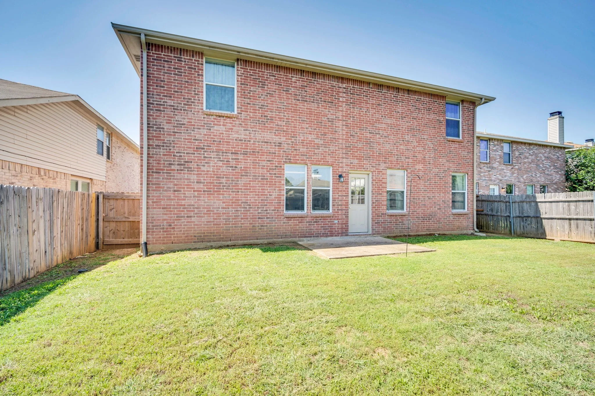 Single Family Residence For Sale in Tarrant County , 3900 Country Lane, Fort Worth, Texas 76123, 4 Bedroom, 3 Bathroom, 2 Garage spaces, 2,594 Sqft, built in 2003, Price $319,900, mls#21270963, Real Estate Agent in Fort Worth, Homes For Sale in Tarrant county, Homes For Sale in Fort Worth, Realtor in Fort Worth Texas, Real Estate Brokerage Independent Realty Texas, Luminita Cordes Realtor