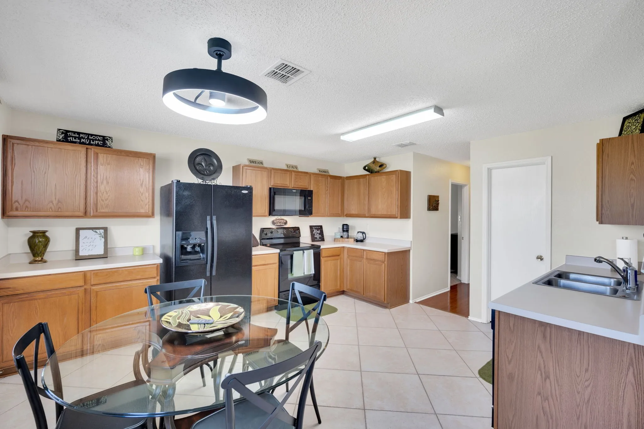Single Family Residence For Sale in Tarrant County , 3900 Country Lane, Fort Worth, Texas 76123, 4 Bedroom, 3 Bathroom, 2 Garage spaces, 2,594 Sqft, built in 2003, Price $319,900, mls#21270963, Real Estate Agent in Fort Worth, Homes For Sale in Tarrant county, Homes For Sale in Fort Worth, Realtor in Fort Worth Texas, Real Estate Brokerage Independent Realty Texas, Luminita Cordes Realtor