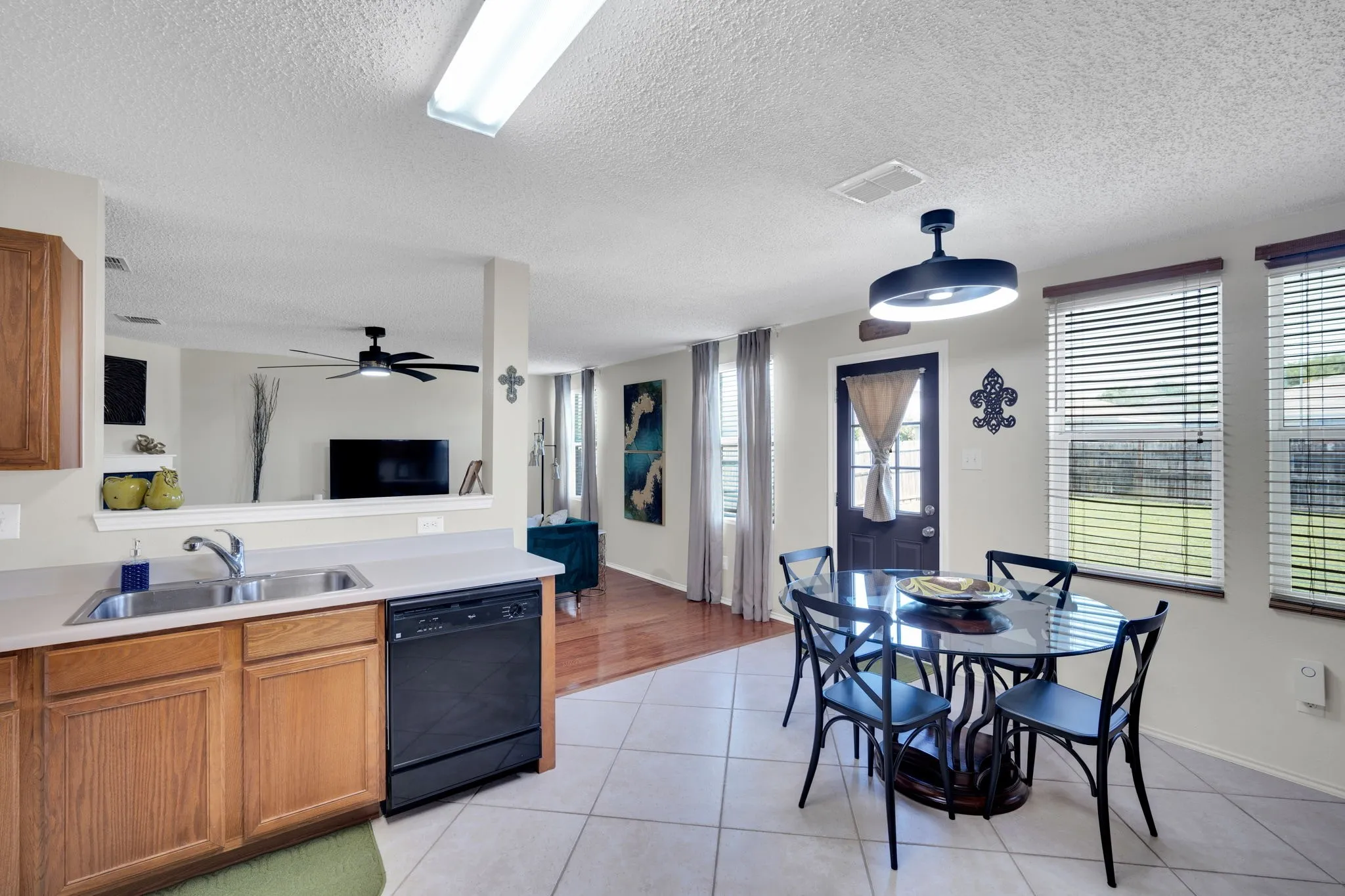 Single Family Residence For Sale in Tarrant County , 3900 Country Lane, Fort Worth, Texas 76123, 4 Bedroom, 3 Bathroom, 2 Garage spaces, 2,594 Sqft, built in 2003, Price $319,900, mls#21270963, Real Estate Agent in Fort Worth, Homes For Sale in Tarrant county, Homes For Sale in Fort Worth, Realtor in Fort Worth Texas, Real Estate Brokerage Independent Realty Texas, Luminita Cordes Realtor