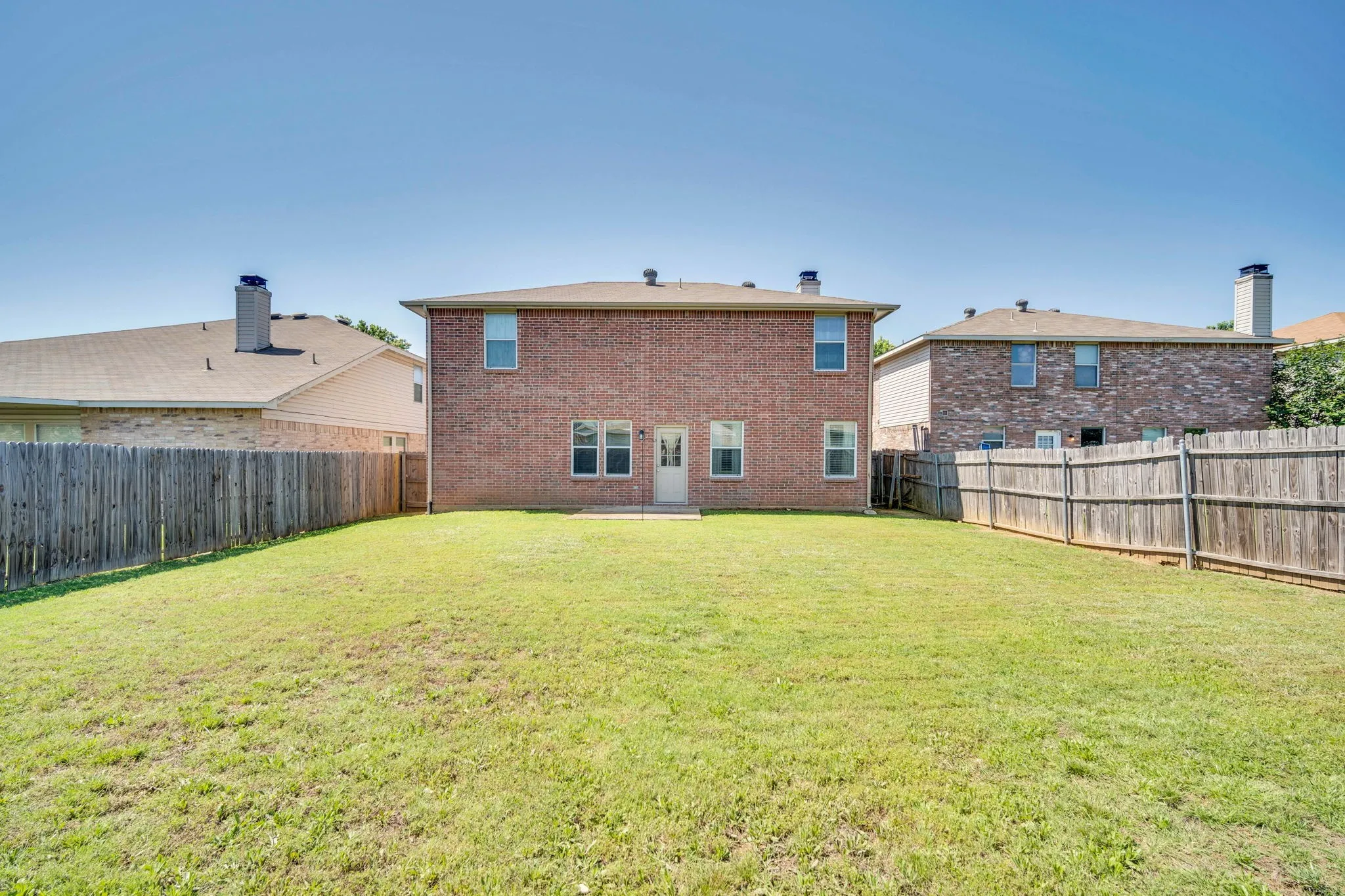 Single Family Residence For Sale in Tarrant County , 3900 Country Lane, Fort Worth, Texas 76123, 4 Bedroom, 3 Bathroom, 2 Garage spaces, 2,594 Sqft, built in 2003, Price $319,900, mls#21270963, Real Estate Agent in Fort Worth, Homes For Sale in Tarrant county, Homes For Sale in Fort Worth, Realtor in Fort Worth Texas, Real Estate Brokerage Independent Realty Texas, Luminita Cordes Realtor
