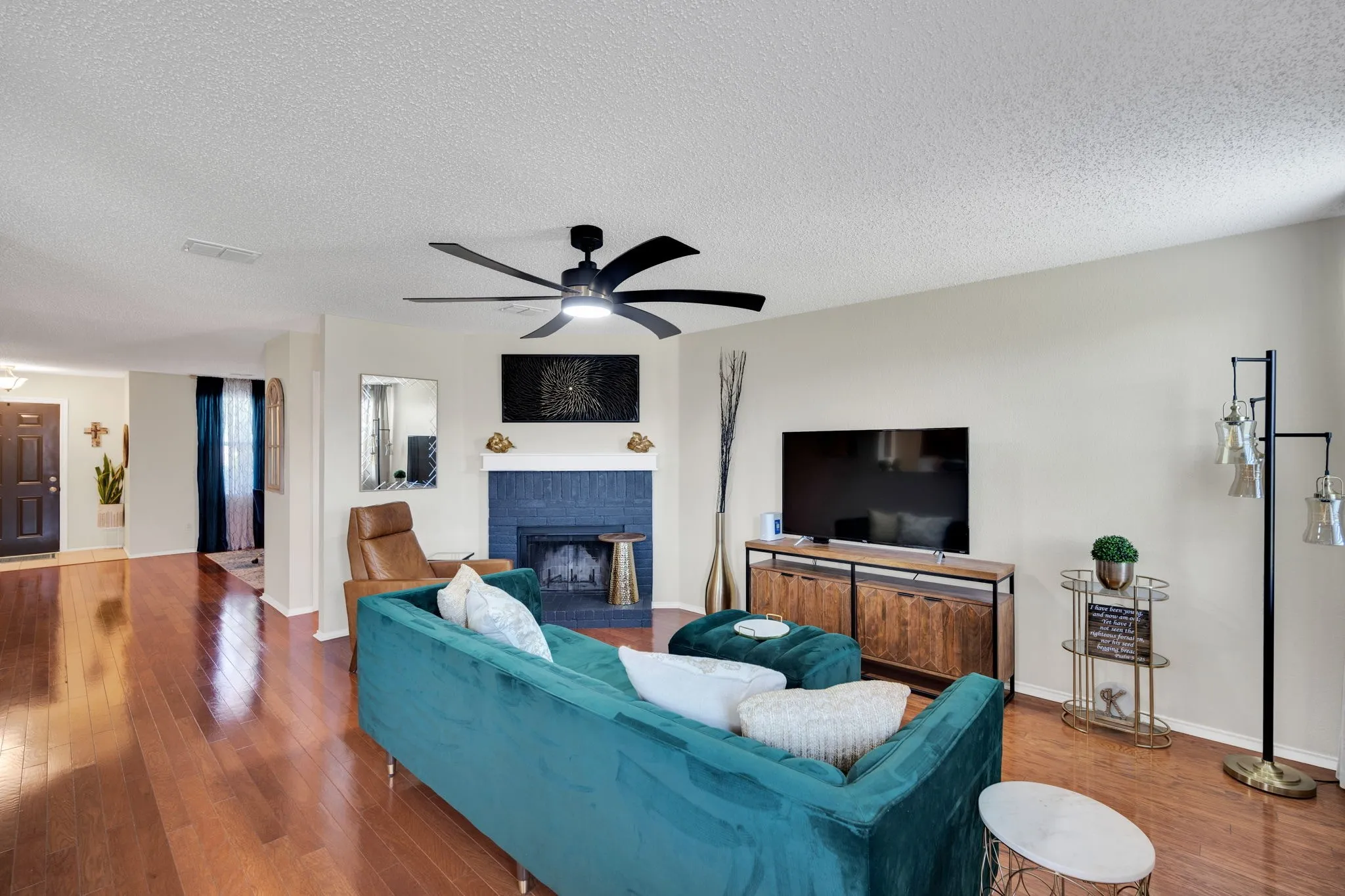 Single Family Residence For Sale in Tarrant County , 3900 Country Lane, Fort Worth, Texas 76123, 4 Bedroom, 3 Bathroom, 2 Garage spaces, 2,594 Sqft, built in 2003, Price $319,900, mls#21270963, Real Estate Agent in Fort Worth, Homes For Sale in Tarrant county, Homes For Sale in Fort Worth, Realtor in Fort Worth Texas, Real Estate Brokerage Independent Realty Texas, Luminita Cordes Realtor