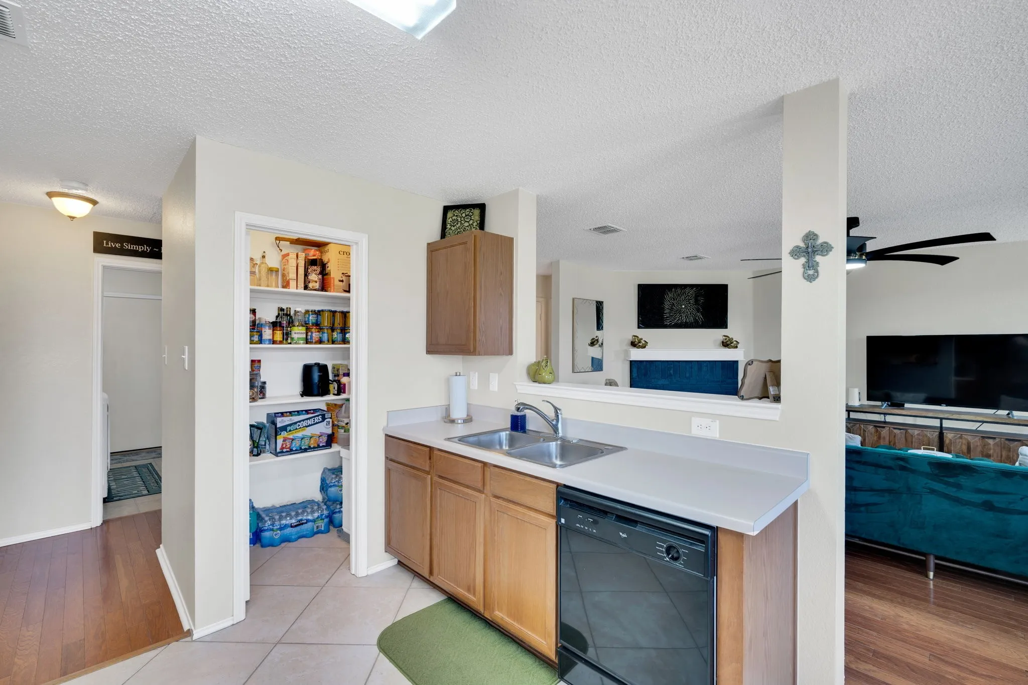 Single Family Residence For Sale in Tarrant County , 3900 Country Lane, Fort Worth, Texas 76123, 4 Bedroom, 3 Bathroom, 2 Garage spaces, 2,594 Sqft, built in 2003, Price $319,900, mls#21270963, Real Estate Agent in Fort Worth, Homes For Sale in Tarrant county, Homes For Sale in Fort Worth, Realtor in Fort Worth Texas, Real Estate Brokerage Independent Realty Texas, Luminita Cordes Realtor