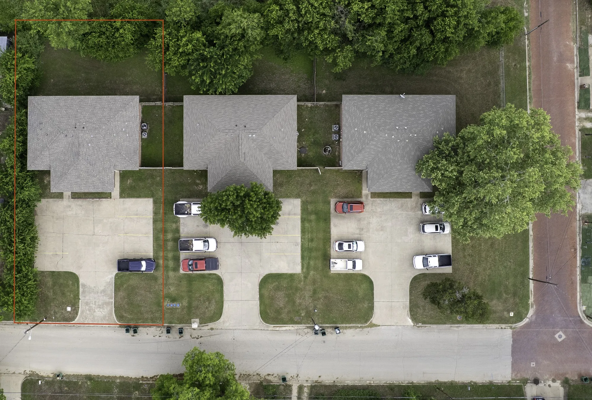 Quadruplex For Sale in Erath County , 852 W Vanderbilt, Stephenville, Texas 76401, 8 Bedroom, 8 Bathroom, Garage spaces, 0 Sqft, built in 2008, mls#21270740, Real Estate Agent in Stephenville, Homes For Sale in Erath county, Homes For Sale in Stephenville, Realtor in Stephenville Texas, Real Estate Brokerage Independent Realty Texas, Luminita Cordes Realtor