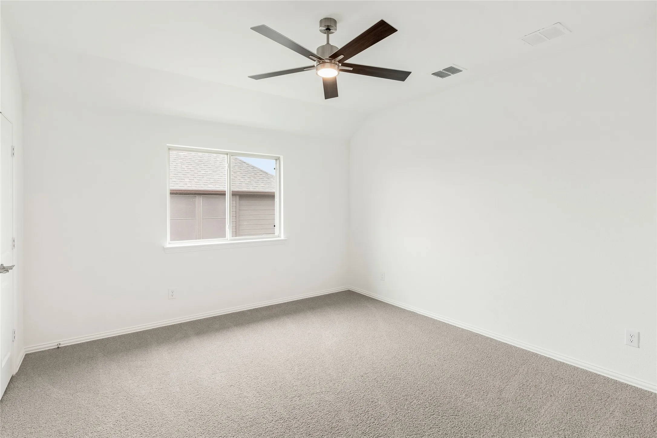 Single Family Residence For Sale in Tarrant County , 1112 Tanger Lane, Crowley, Texas 76036, 4 Bedroom, 2 Bathroom, 2 Garage spaces, 2,820 Sqft, built in 2026, mls#21270973, Real Estate Agent in Crowley, Homes For Sale in Tarrant county, Homes For Sale in Crowley, Realtor in Crowley Texas, Real Estate Brokerage Independent Realty Texas, Luminita Cordes Realtor