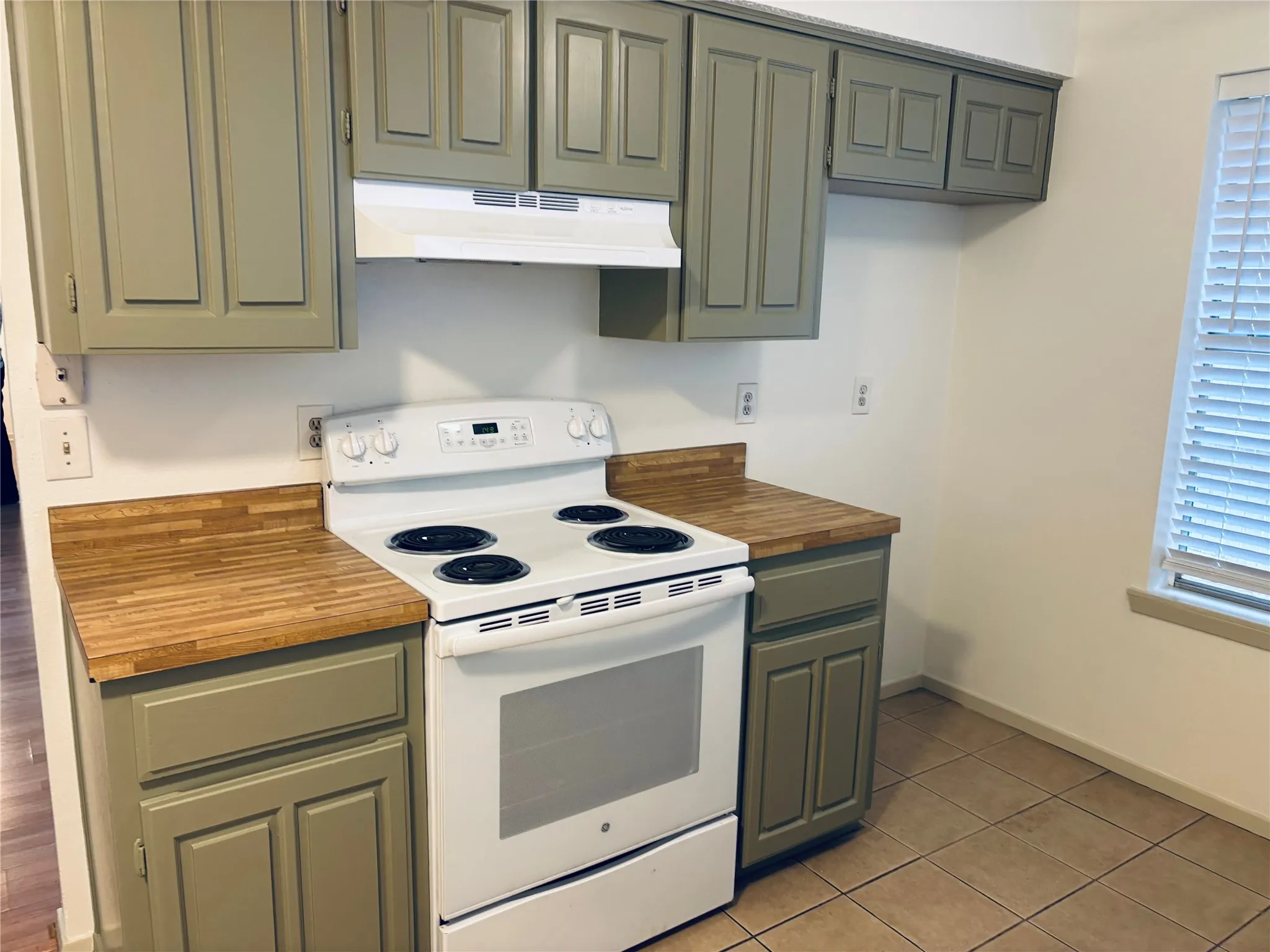 Duplex For Rent in Collin County , 9928 Camfield Avenue, Frisco, Texas 75033, 2 Bedroom, 1 Bathroom, Garage spaces, 966 Sqft, built in 1983, mls#21270887, Real Estate Agent in Frisco, Homes For Rent in Collin county, Homes For Rent in Frisco, Realtor in Frisco Texas, Real Estate Brokerage Independent Realty Texas, Luminita Cordes Realtor