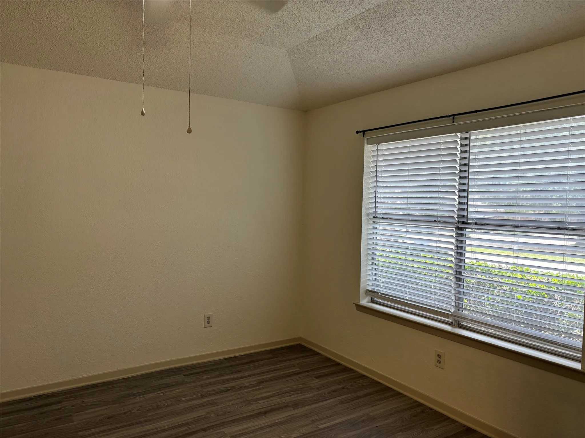 Duplex For Rent in Collin County , 9928 Camfield Avenue, Frisco, Texas 75033, 2 Bedroom, 1 Bathroom, Garage spaces, 966 Sqft, built in 1983, mls#21270887, Real Estate Agent in Frisco, Homes For Rent in Collin county, Homes For Rent in Frisco, Realtor in Frisco Texas, Real Estate Brokerage Independent Realty Texas, Luminita Cordes Realtor