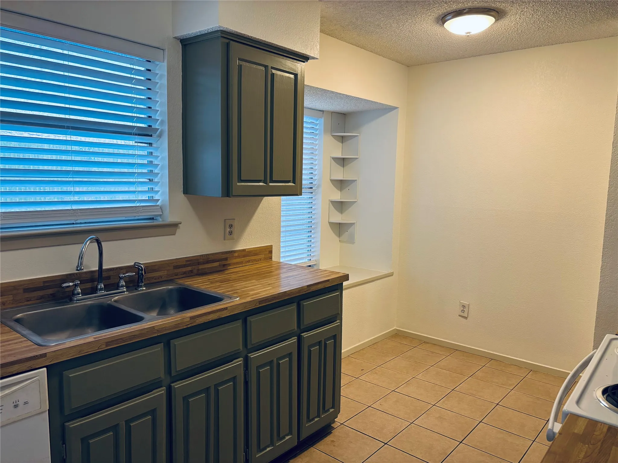 Duplex For Rent in Collin County , 9928 Camfield Avenue, Frisco, Texas 75033, 2 Bedroom, 1 Bathroom, Garage spaces, 966 Sqft, built in 1983, mls#21270887, Real Estate Agent in Frisco, Homes For Rent in Collin county, Homes For Rent in Frisco, Realtor in Frisco Texas, Real Estate Brokerage Independent Realty Texas, Luminita Cordes Realtor