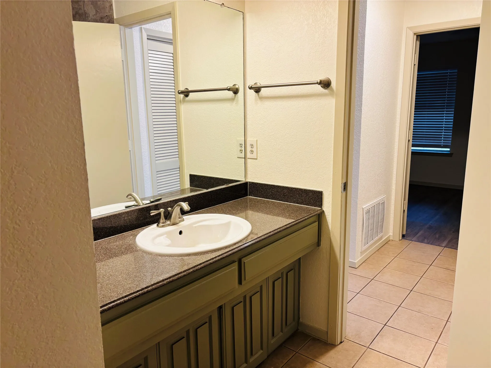 Duplex For Rent in Collin County , 9928 Camfield Avenue, Frisco, Texas 75033, 2 Bedroom, 1 Bathroom, Garage spaces, 966 Sqft, built in 1983, mls#21270887, Real Estate Agent in Frisco, Homes For Rent in Collin county, Homes For Rent in Frisco, Realtor in Frisco Texas, Real Estate Brokerage Independent Realty Texas, Luminita Cordes Realtor