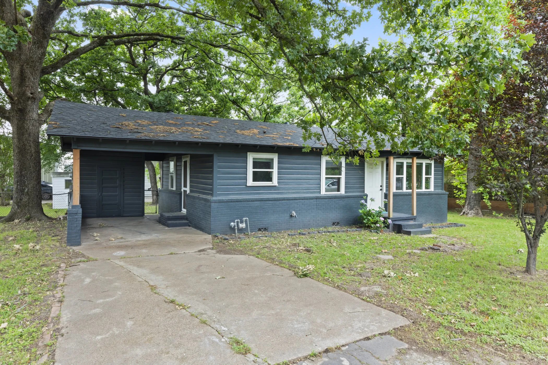 Single Family Residence For Sale in Smith County , 2807 Willard Drive, Tyler, Texas 75707, 2 Bedrooms, 1 Bathroom, Garage spaces, 1,000 Sqft, built in 1956, Price $188,900, mls#21270980, Real Estate Agent in Tyler, Homes For Sale in Smith county, Homes For Sale in Tyler, Realtor in Tyler Texas, Real Estate Brokerage Independent Realty Texas, Luminita Cordes Realtor