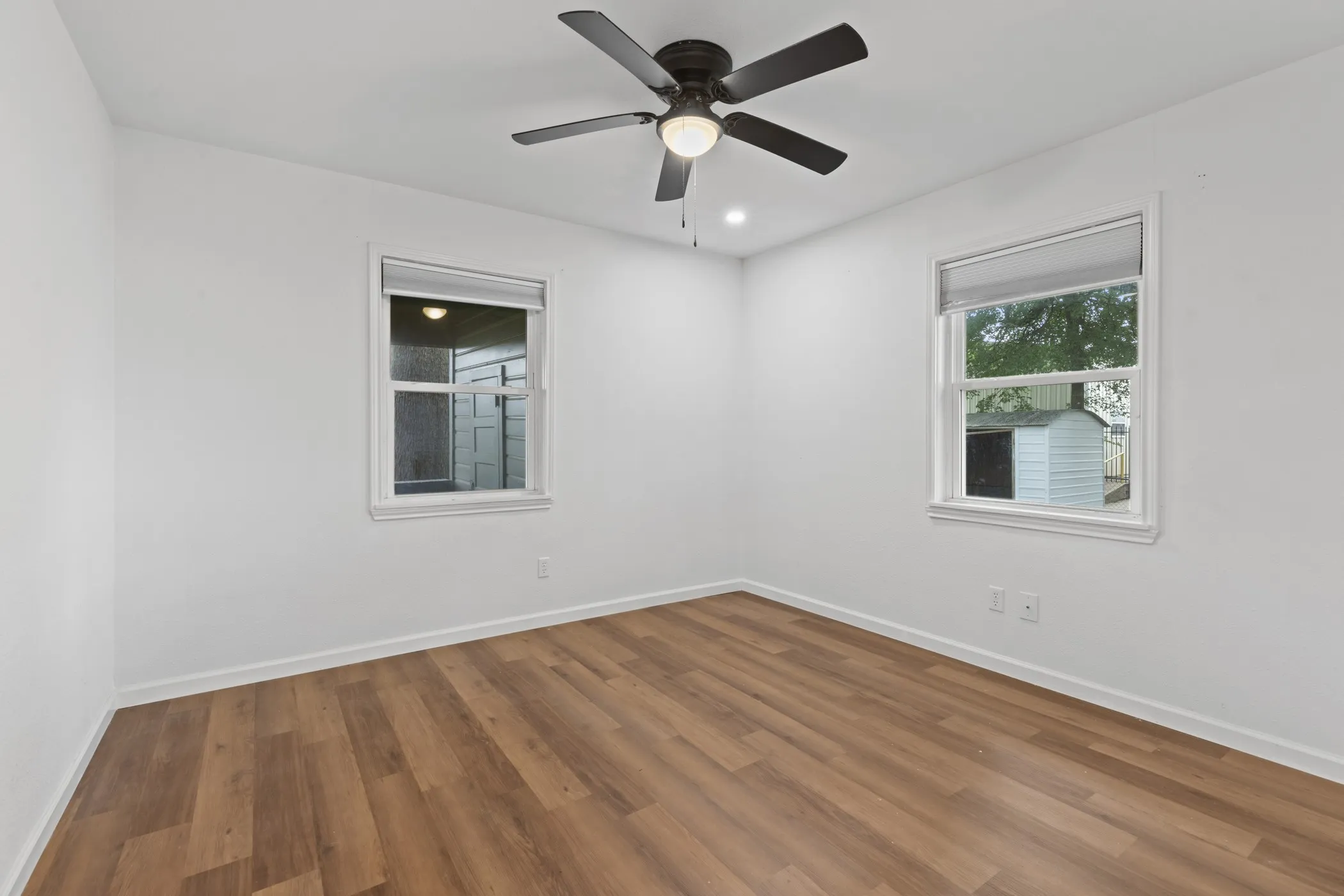 Single Family Residence For Sale in Smith County , 2807 Willard Drive, Tyler, Texas 75707, 2 Bedrooms, 1 Bathroom, Garage spaces, 1,000 Sqft, built in 1956, Price $188,900, mls#21270980, Real Estate Agent in Tyler, Homes For Sale in Smith county, Homes For Sale in Tyler, Realtor in Tyler Texas, Real Estate Brokerage Independent Realty Texas, Luminita Cordes Realtor