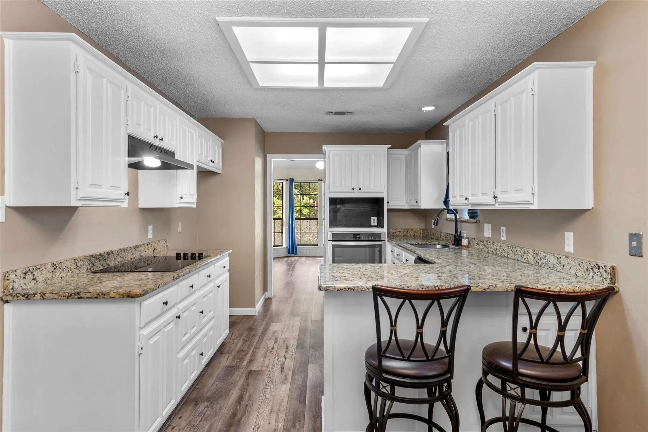 Single Family Residence For Sale in Tarrant County , 4917 Rockford Court, Arlington, Texas 76017, 4 Bedroom, 3 Bathroom, 2 Garage spaces, 2,112 Sqft, built in 1984, mls#21269737, Real Estate Agent in Arlington, Homes For Sale in Tarrant county, Homes For Sale in Arlington, Realtor in Arlington Texas, Real Estate Brokerage Independent Realty Texas, Luminita Cordes Realtor