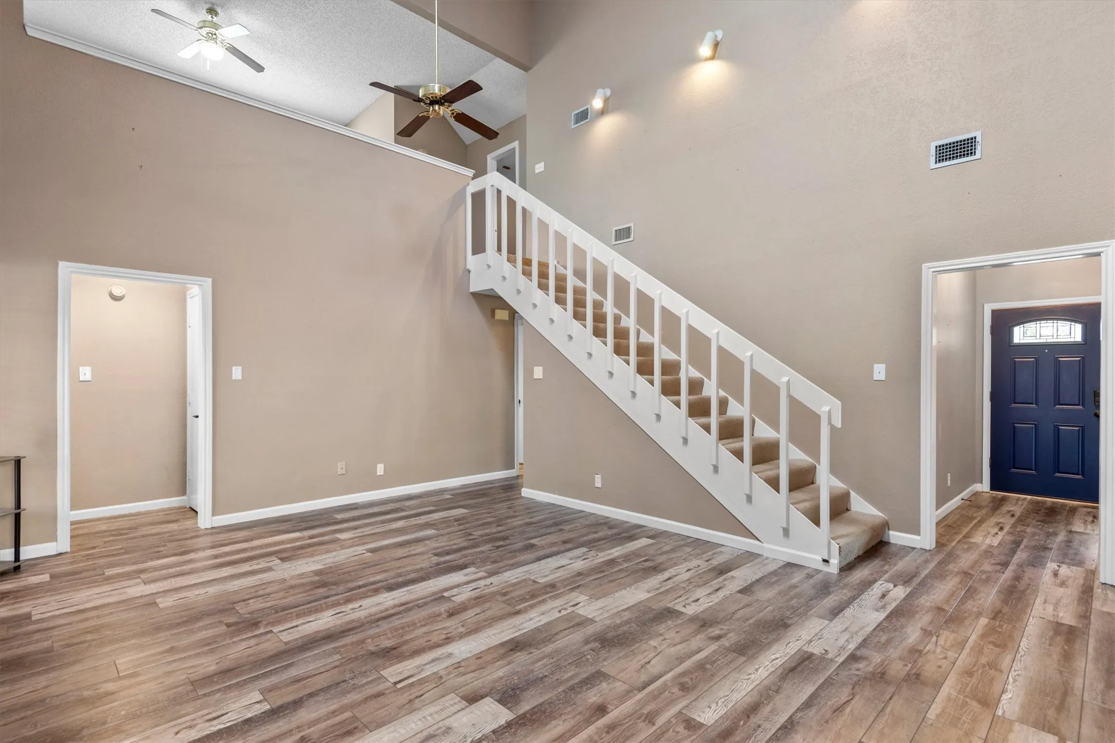 Single Family Residence For Sale in Tarrant County , 4917 Rockford Court, Arlington, Texas 76017, 4 Bedroom, 3 Bathroom, 2 Garage spaces, 2,112 Sqft, built in 1984, mls#21269737, Real Estate Agent in Arlington, Homes For Sale in Tarrant county, Homes For Sale in Arlington, Realtor in Arlington Texas, Real Estate Brokerage Independent Realty Texas, Luminita Cordes Realtor