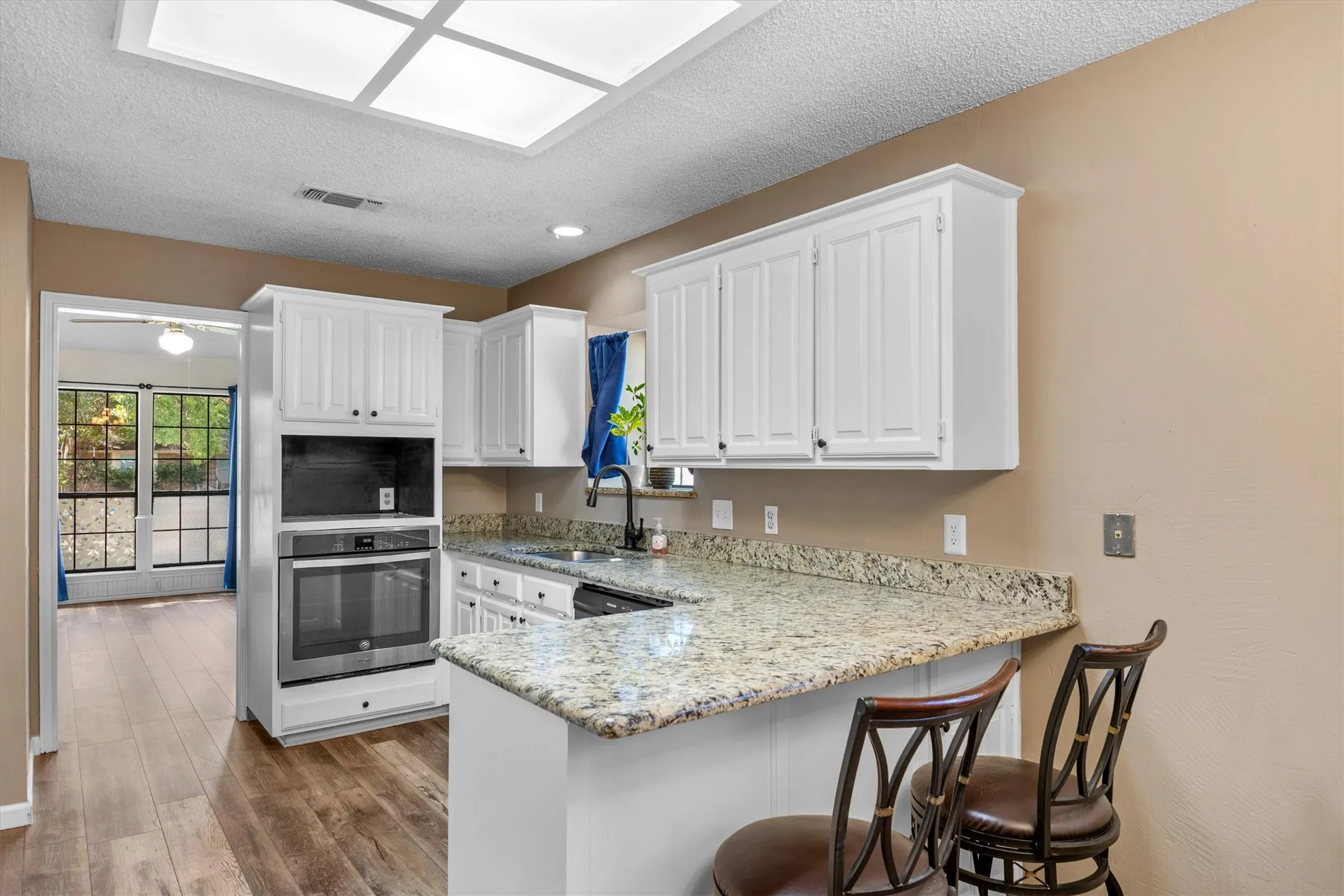 Single Family Residence For Sale in Tarrant County , 4917 Rockford Court, Arlington, Texas 76017, 4 Bedroom, 3 Bathroom, 2 Garage spaces, 2,112 Sqft, built in 1984, mls#21269737, Real Estate Agent in Arlington, Homes For Sale in Tarrant county, Homes For Sale in Arlington, Realtor in Arlington Texas, Real Estate Brokerage Independent Realty Texas, Luminita Cordes Realtor