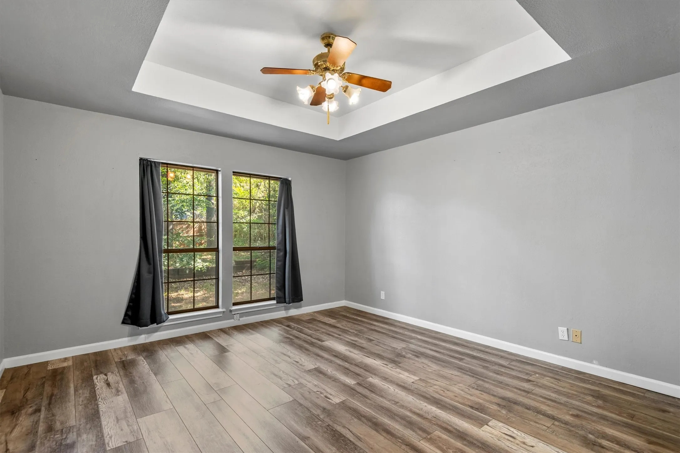 Single Family Residence For Sale in Tarrant County , 4917 Rockford Court, Arlington, Texas 76017, 4 Bedroom, 3 Bathroom, 2 Garage spaces, 2,112 Sqft, built in 1984, mls#21269737, Real Estate Agent in Arlington, Homes For Sale in Tarrant county, Homes For Sale in Arlington, Realtor in Arlington Texas, Real Estate Brokerage Independent Realty Texas, Luminita Cordes Realtor