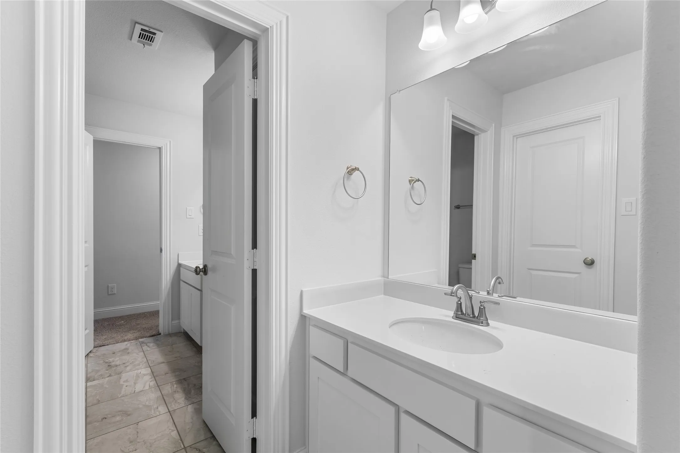 Single Family Residence For Sale in Ellis County , 3909 Switchgrass Grove, Venus, Texas 76084, 5 Bedrooms, 4 Bathrooms, 3 Garage spaces, 3,563 Sqft, built in 2022, Price $629,000, mls#21270978, Real Estate Agent in Venus, Homes For Sale in Ellis county, Homes For Sale in Venus, Realtor in Venus Texas, Real Estate Brokerage Independent Realty Texas, Luminita Cordes Realtor
