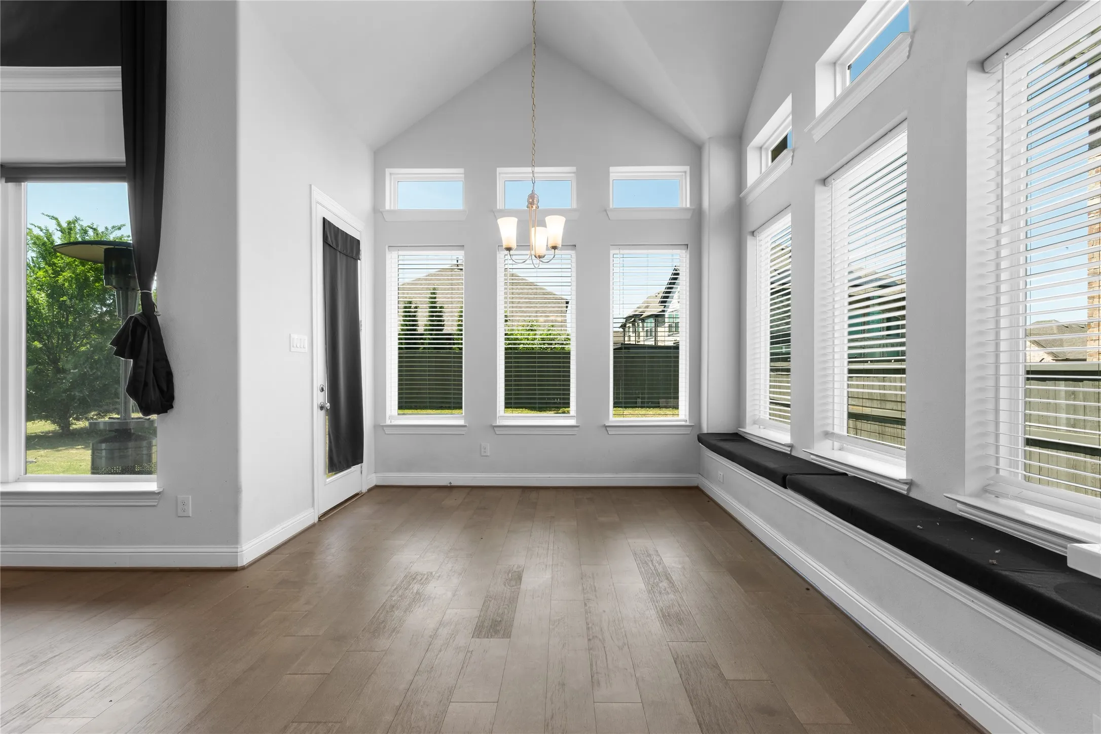 Single Family Residence For Sale in Ellis County , 3909 Switchgrass Grove, Venus, Texas 76084, 5 Bedrooms, 4 Bathrooms, 3 Garage spaces, 3,563 Sqft, built in 2022, Price $629,000, mls#21270978, Real Estate Agent in Venus, Homes For Sale in Ellis county, Homes For Sale in Venus, Realtor in Venus Texas, Real Estate Brokerage Independent Realty Texas, Luminita Cordes Realtor