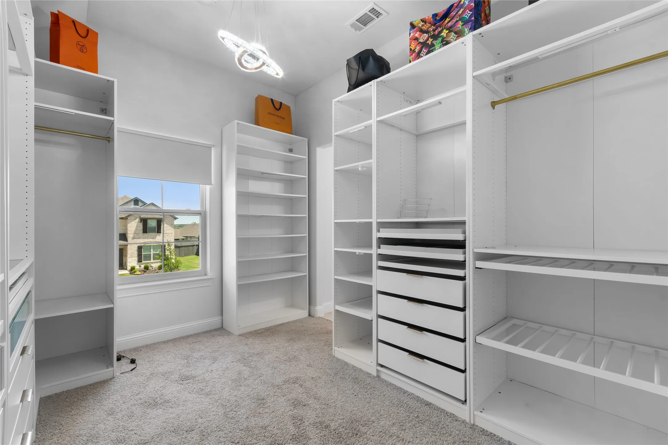 Single Family Residence For Sale in Ellis County , 3909 Switchgrass Grove, Venus, Texas 76084, 5 Bedrooms, 4 Bathrooms, 3 Garage spaces, 3,563 Sqft, built in 2022, Price $629,000, mls#21270978, Real Estate Agent in Venus, Homes For Sale in Ellis county, Homes For Sale in Venus, Realtor in Venus Texas, Real Estate Brokerage Independent Realty Texas, Luminita Cordes Realtor
