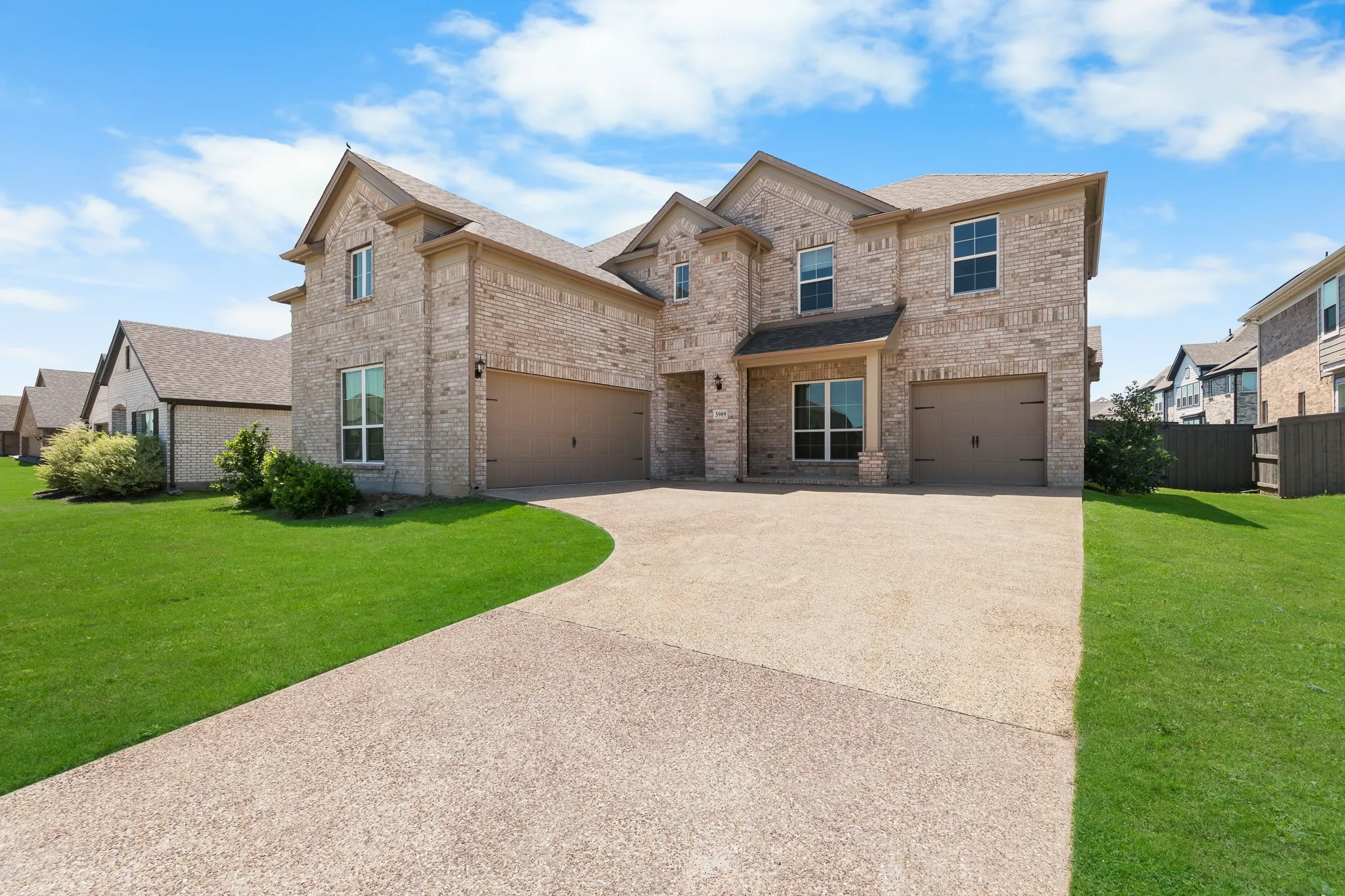 Single Family Residence For Sale in Ellis County , 3909 Switchgrass Grove, Venus, Texas 76084, 5 Bedrooms, 4 Bathrooms, 3 Garage spaces, 3,563 Sqft, built in 2022, Price $629,000, mls#21270978, Real Estate Agent in Venus, Homes For Sale in Ellis county, Homes For Sale in Venus, Realtor in Venus Texas, Real Estate Brokerage Independent Realty Texas, Luminita Cordes Realtor