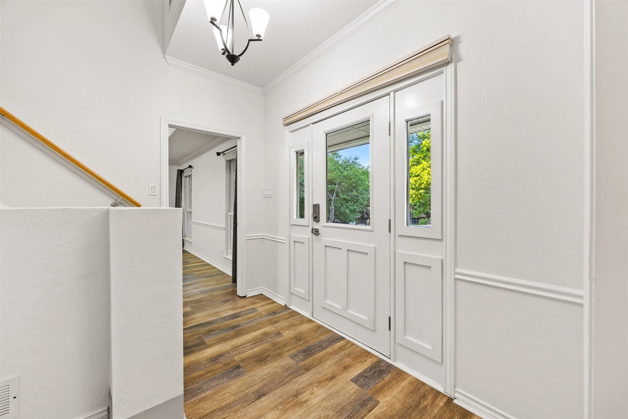 Single Family Residence For Sale in Ellis County , 1044 E Woodridge Road, Waxahachie, Texas 75165, 5 Bedroom, 4 Bathroom, Garage spaces, 3,236 Sqft, built in 1988, mls#21267198, Real Estate Agent in Waxahachie, Homes For Sale in Ellis county, Homes For Sale in Waxahachie, Realtor in Waxahachie Texas, Real Estate Brokerage Independent Realty Texas, Luminita Cordes Realtor