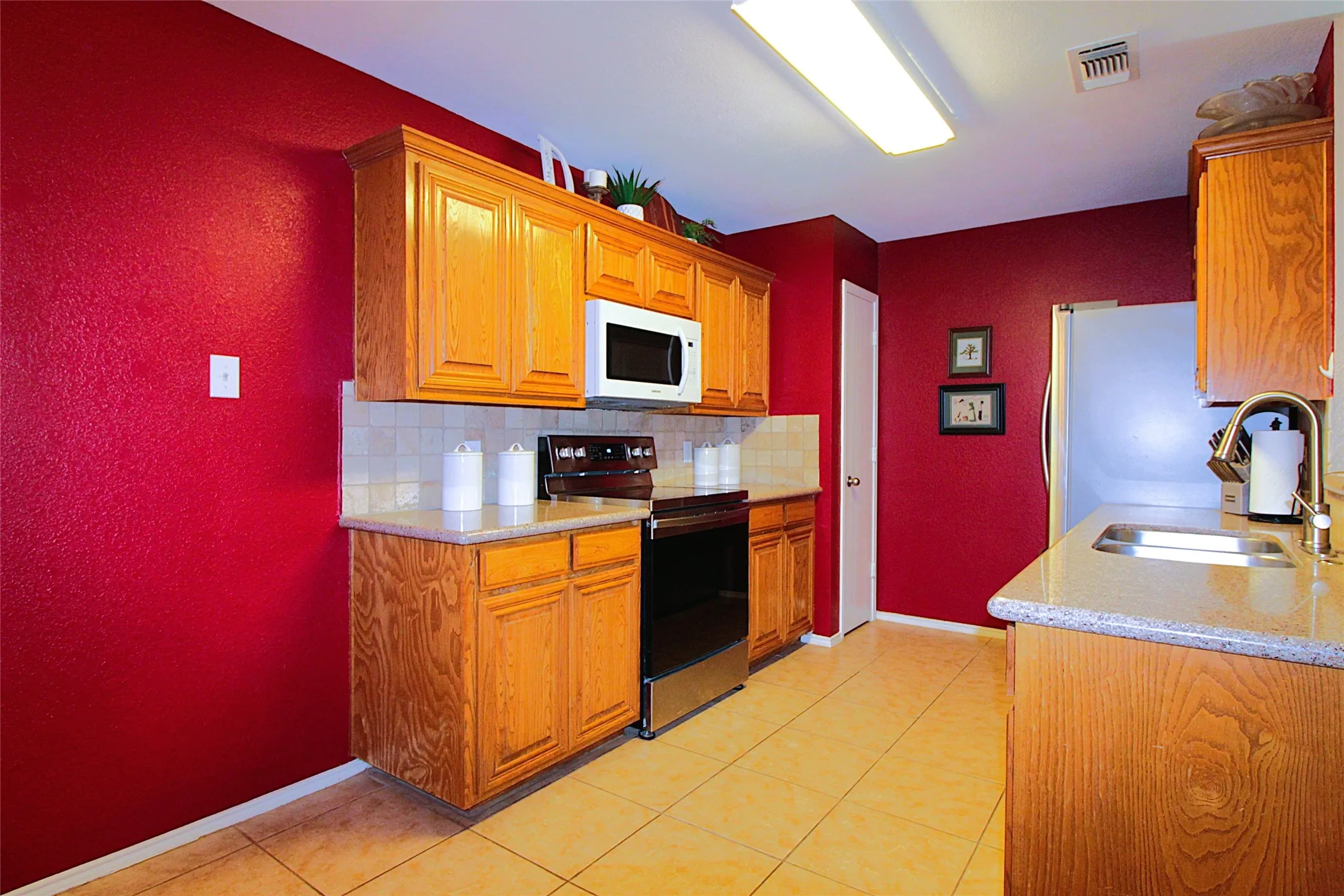 Kitchen & Pantry.