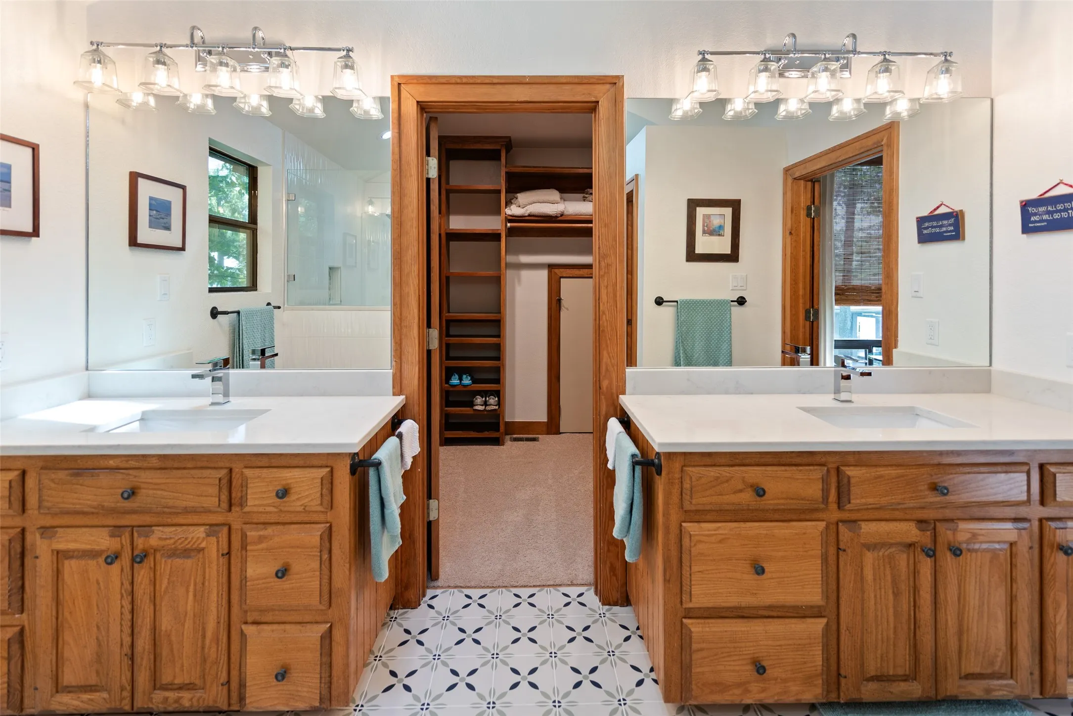 Single Family Residence For Sale in Franklin (TX) County , 785 Windy Point Drive, Mount Vernon, Texas 75457, 3 Bedroom, 4 Bathroom, Garage spaces, 2,740 Sqft, built in 1996, Price $2,150,000, mls#21270933, Real Estate Agent in Mount Vernon, Homes For Sale in Franklin (TX) county, Homes For Sale in Mount Vernon, Realtor in Mount Vernon Texas, Real Estate Brokerage Independent Realty Texas, Luminita Cordes Realtor
