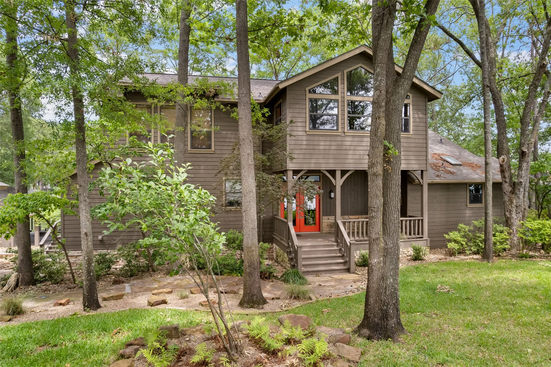 Single Family Residence For Sale in Franklin (TX) County , 785 Windy Point Drive, Mount Vernon, Texas 75457, 3 Bedroom, 4 Bathroom, Garage spaces, 2,740 Sqft, built in 1996, Price $2,150,000, mls#21270933, Real Estate Agent in Mount Vernon, Homes For Sale in Franklin (TX) county, Homes For Sale in Mount Vernon, Realtor in Mount Vernon Texas, Real Estate Brokerage Independent Realty Texas, Luminita Cordes Realtor