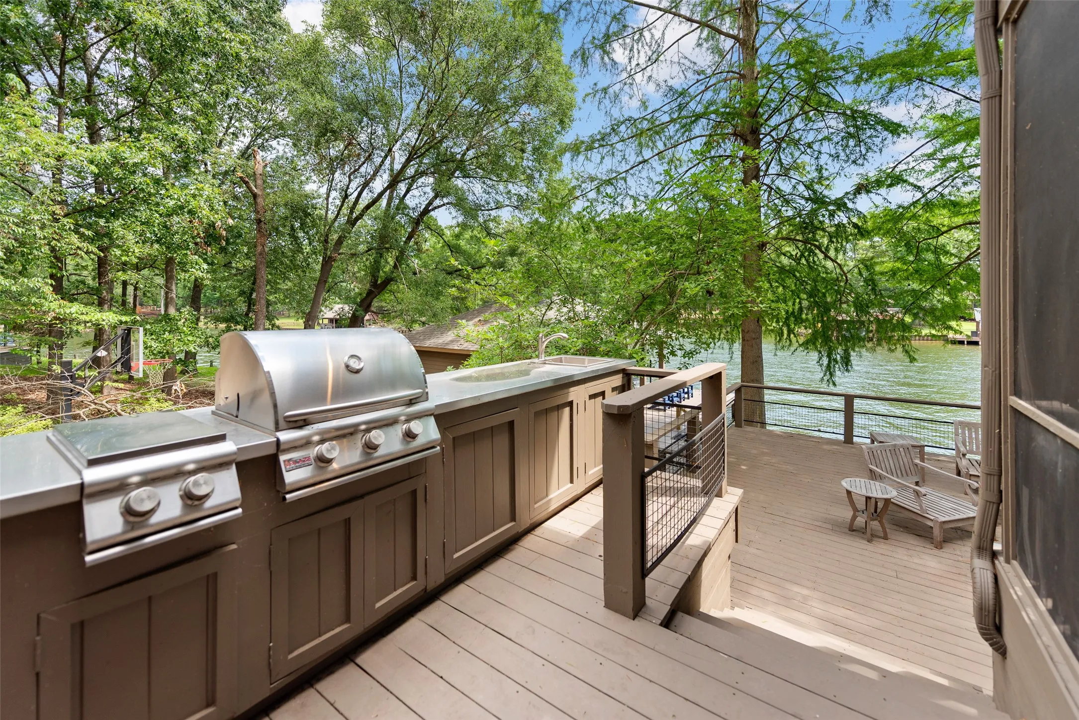 Grilling counter