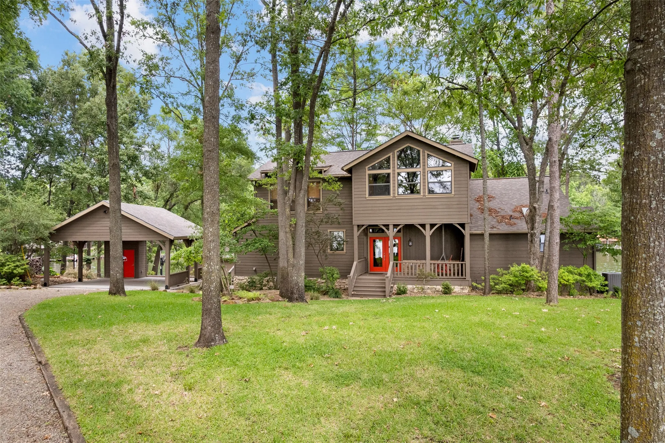 Single Family Residence For Sale in Franklin (TX) County , 785 Windy Point Drive, Mount Vernon, Texas 75457, 3 Bedroom, 4 Bathroom, Garage spaces, 2,740 Sqft, built in 1996, Price $2,150,000, mls#21270933, Real Estate Agent in Mount Vernon, Homes For Sale in Franklin (TX) county, Homes For Sale in Mount Vernon, Realtor in Mount Vernon Texas, Real Estate Brokerage Independent Realty Texas, Luminita Cordes Realtor