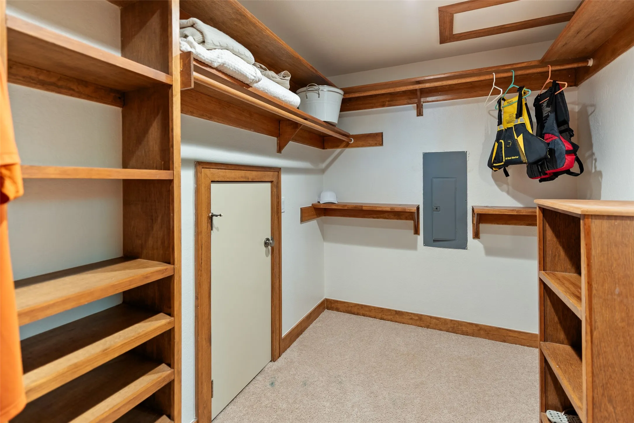 Walk-in closet