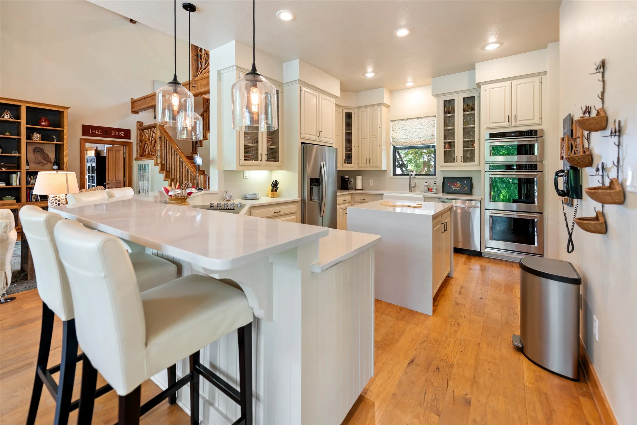 Single Family Residence For Sale in Franklin (TX) County , 785 Windy Point Drive, Mount Vernon, Texas 75457, 3 Bedroom, 4 Bathroom, Garage spaces, 2,740 Sqft, built in 1996, Price $2,150,000, mls#21270933, Real Estate Agent in Mount Vernon, Homes For Sale in Franklin (TX) county, Homes For Sale in Mount Vernon, Realtor in Mount Vernon Texas, Real Estate Brokerage Independent Realty Texas, Luminita Cordes Realtor