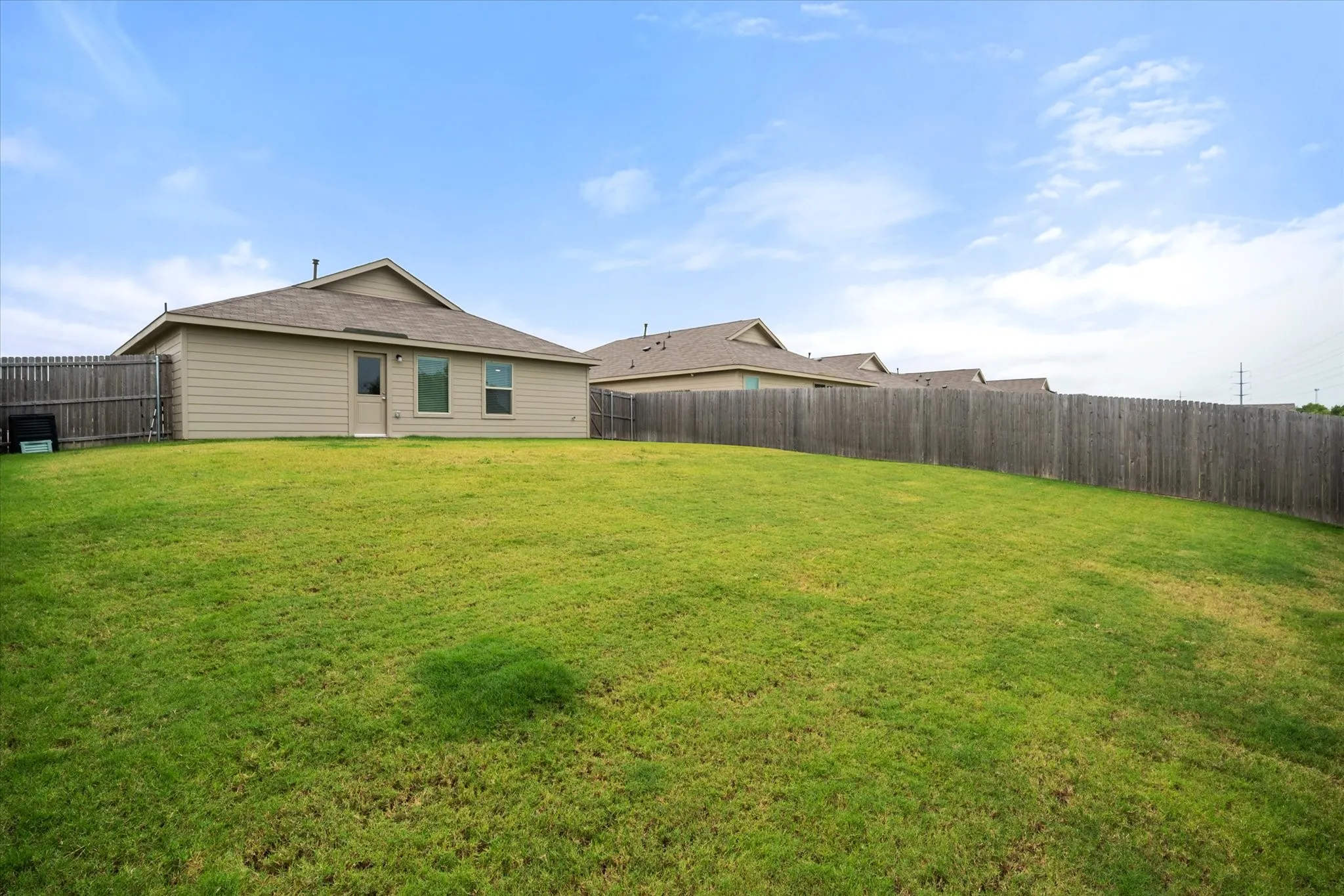 Single Family Residence For Sale in Tarrant County , 8632 Thicket Ridge Street, Fort Worth, Texas 76123, 3 Bedrooms, 2 Bathrooms, 2 Garage spaces, 1,305 Sqft, built in 2023, Price $278,000, mls#21271030, Real Estate Agent in Fort Worth, Homes For Sale in Tarrant county, Homes For Sale in Fort Worth, Realtor in Fort Worth Texas, Real Estate Brokerage Independent Realty Texas, Luminita Cordes Realtor