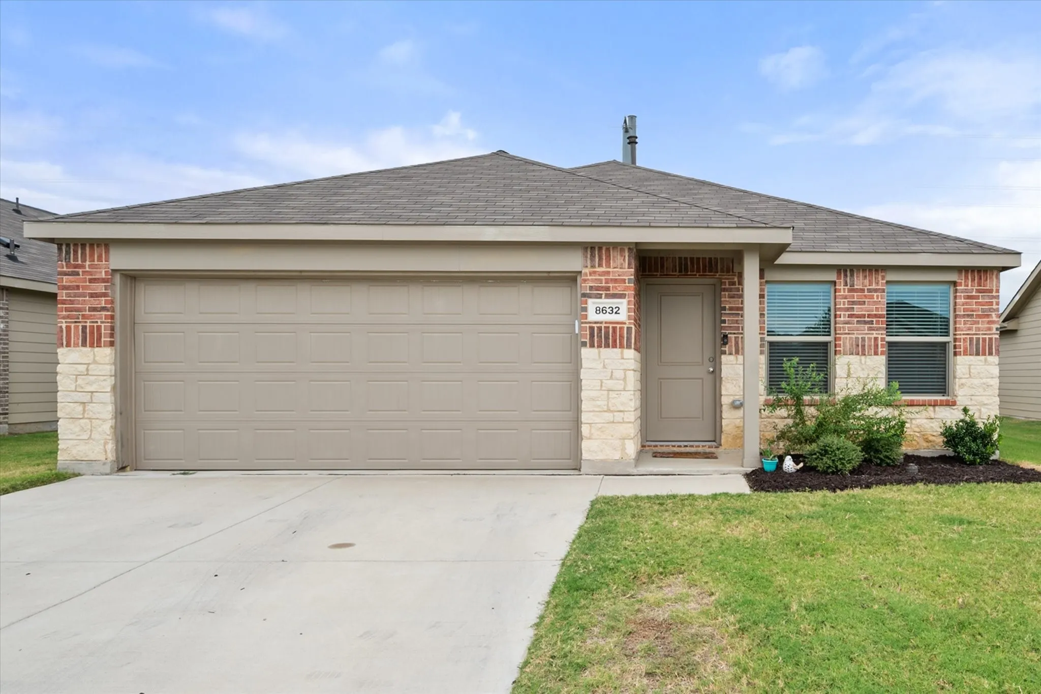 Single Family Residence For Sale in Tarrant County , 8632 Thicket Ridge Street, Fort Worth, Texas 76123, 3 Bedrooms, 2 Bathrooms, 2 Garage spaces, 1,305 Sqft, built in 2023, Price $278,000, mls#21271030, Real Estate Agent in Fort Worth, Homes For Sale in Tarrant county, Homes For Sale in Fort Worth, Realtor in Fort Worth Texas, Real Estate Brokerage Independent Realty Texas, Luminita Cordes Realtor