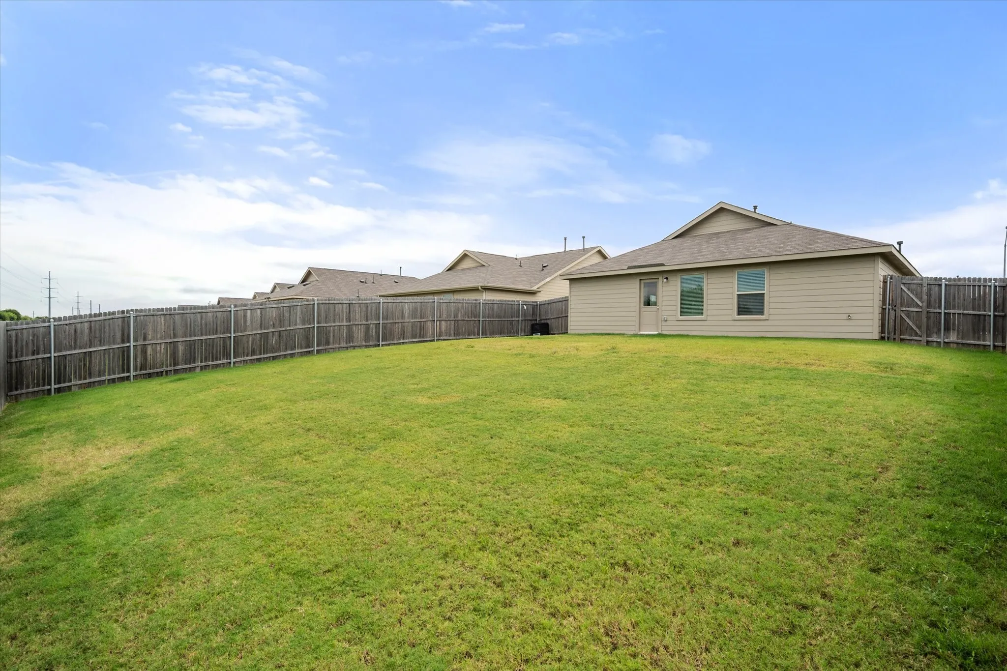 Single Family Residence For Sale in Tarrant County , 8632 Thicket Ridge Street, Fort Worth, Texas 76123, 3 Bedrooms, 2 Bathrooms, 2 Garage spaces, 1,305 Sqft, built in 2023, Price $278,000, mls#21271030, Real Estate Agent in Fort Worth, Homes For Sale in Tarrant county, Homes For Sale in Fort Worth, Realtor in Fort Worth Texas, Real Estate Brokerage Independent Realty Texas, Luminita Cordes Realtor