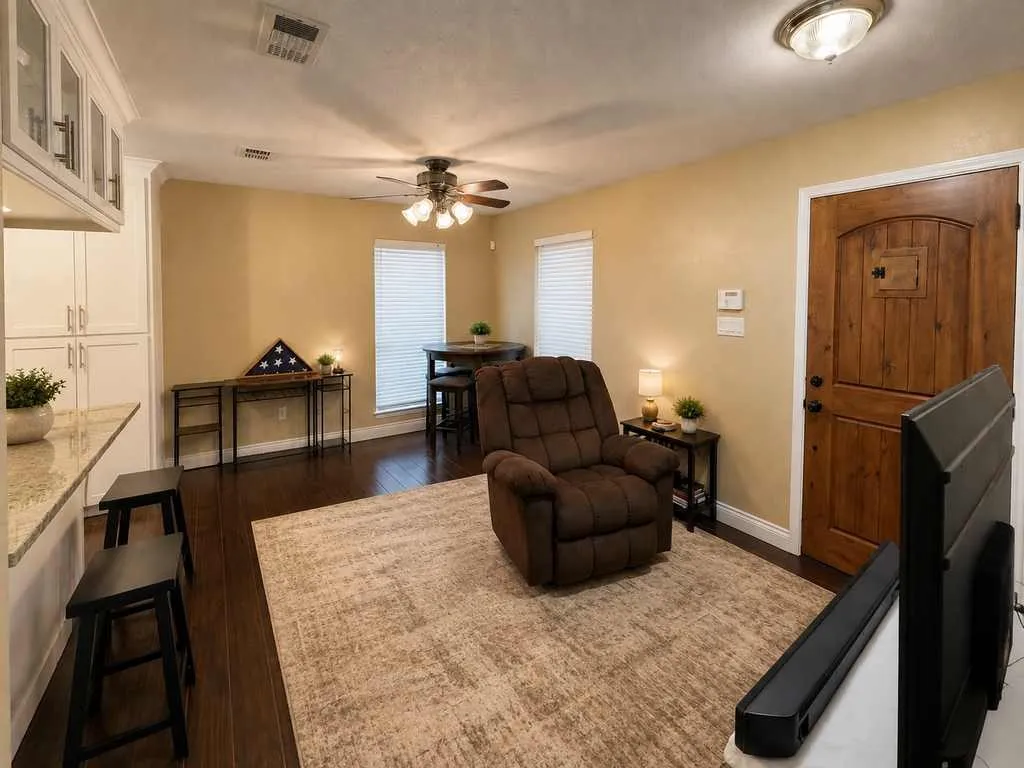 Single Family Residence For Sale in Bell County , 1708 S Wall Street, Belton, Texas 76513, 4 Bedroom, 2 Bathroom, 2 Garage spaces, 3,004 Sqft, built in 1918, Price $625,000, mls#21266824, Real Estate Agent in Belton, Homes For Sale in Bell county, Homes For Sale in Belton, Realtor in Belton Texas, Real Estate Brokerage Independent Realty Texas, Luminita Cordes Realtor